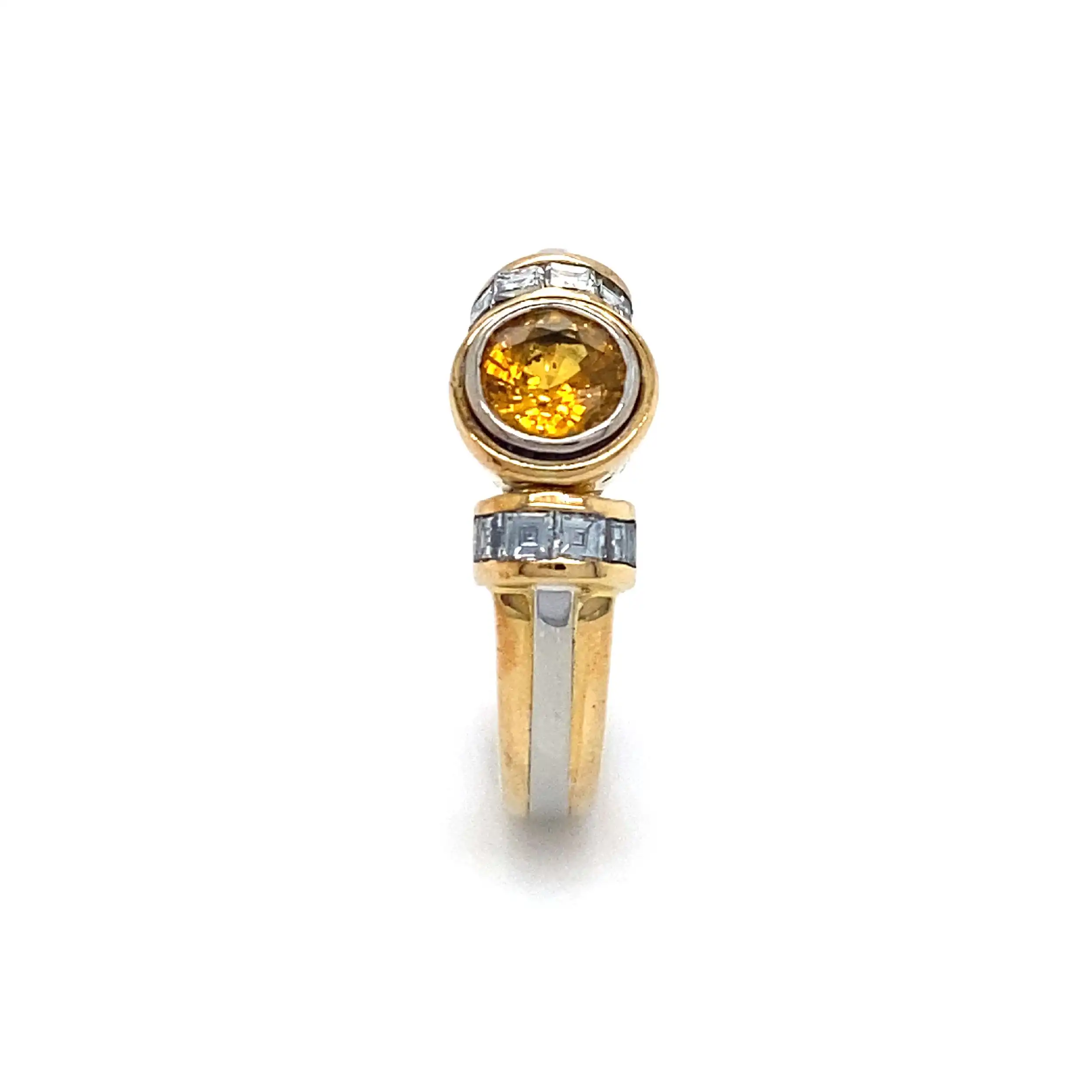 Ring Bicolor mit Baguette Diamanten und gelbem Saphir, ca. 0,85ct, mit Befundbericht von EPL Ring Bicolor mit Baguette Diamanten und gelbem Saphir, ca. 0,85ct, mit Befundbericht von EPL