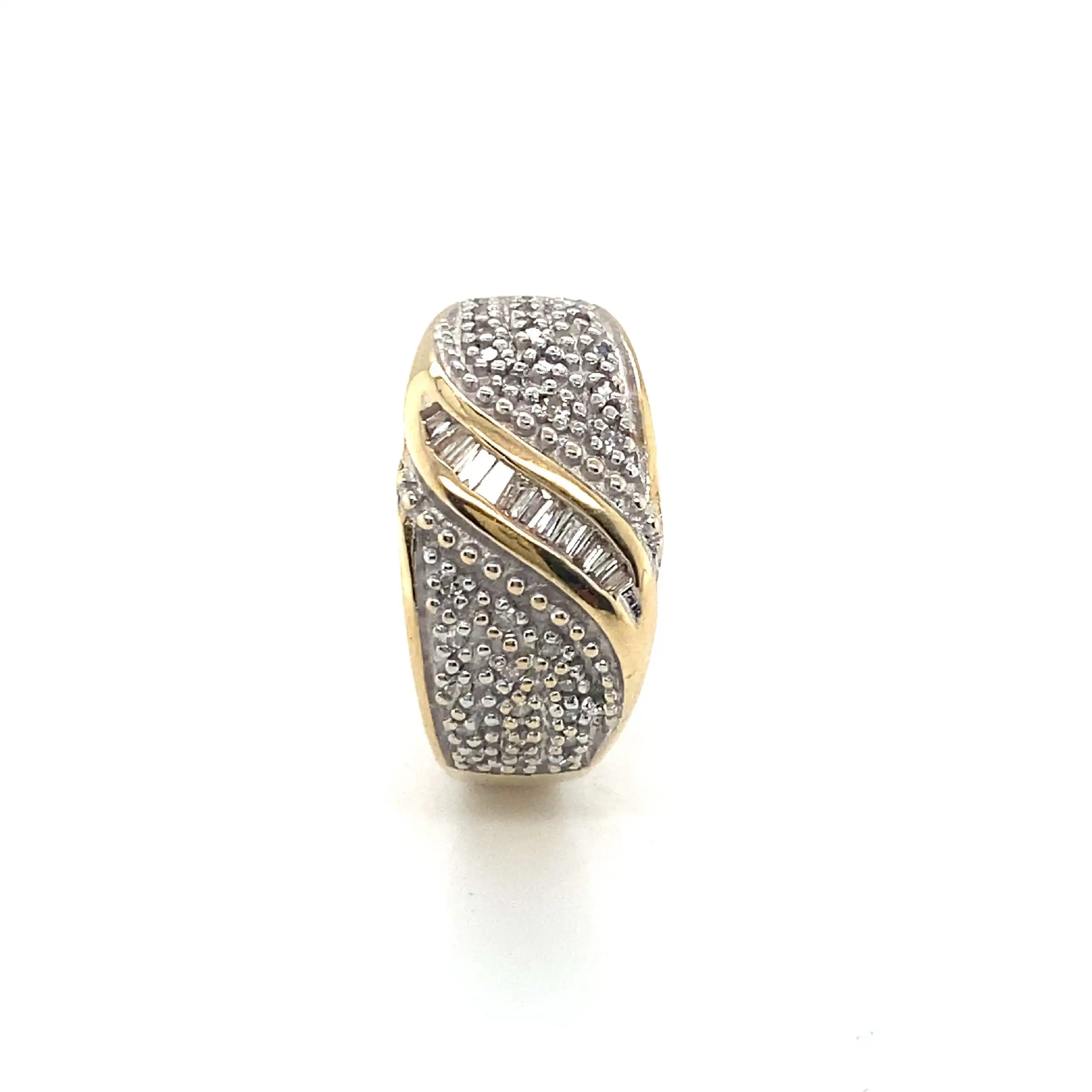 Ring mit Diamanten und Baguette Diamanten, graviert mit 0,25ct Ring mit Diamanten und Baguette Diamanten, graviert mit 0,25ct