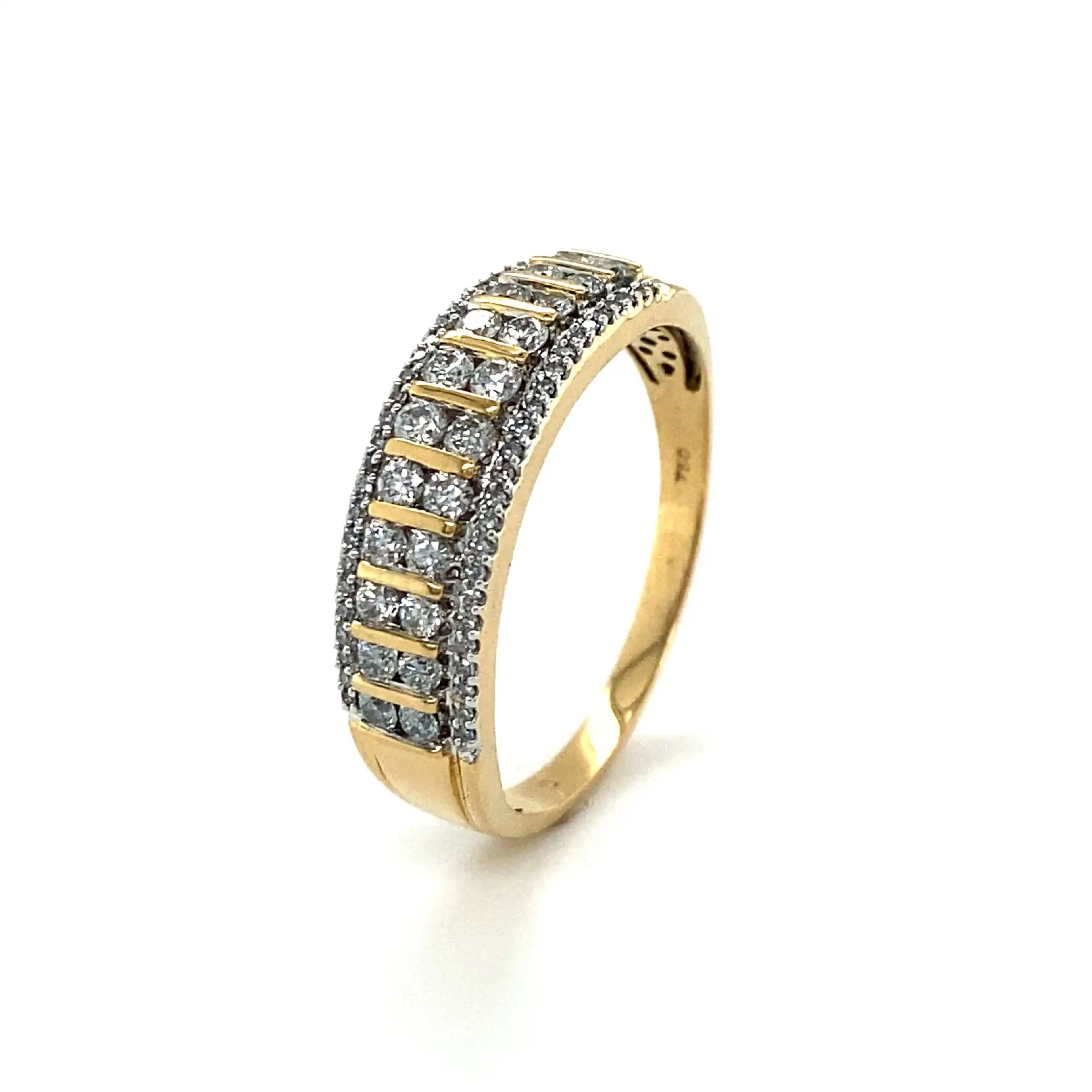 Ring Gelbgold mit Brillanten und Diamanten Ring Gelbgold mit Brillanten und Diamanten