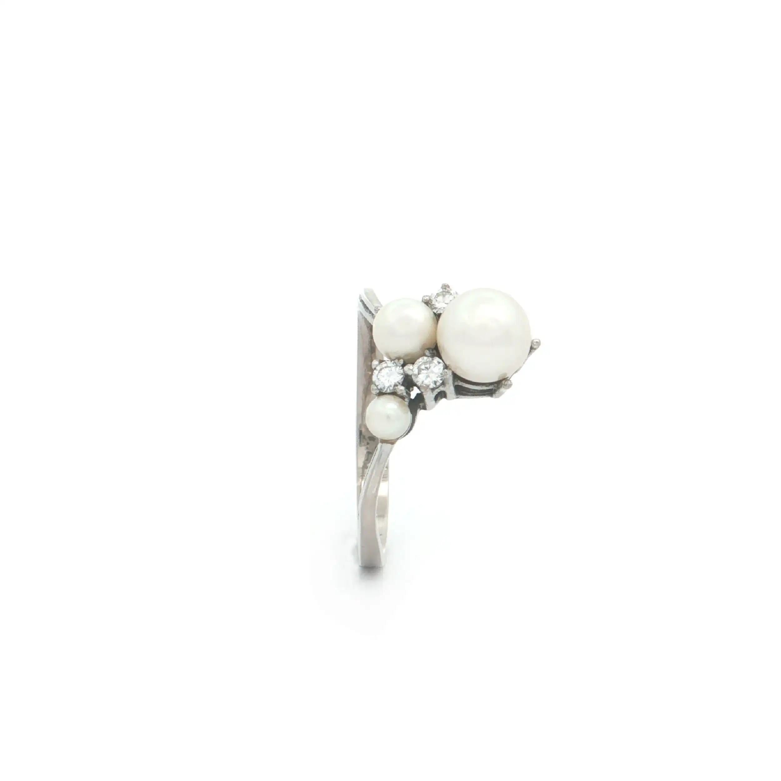 Ring Weißgold mit Perle und Brillanten Ring Weißgold mit Perle und Brillanten