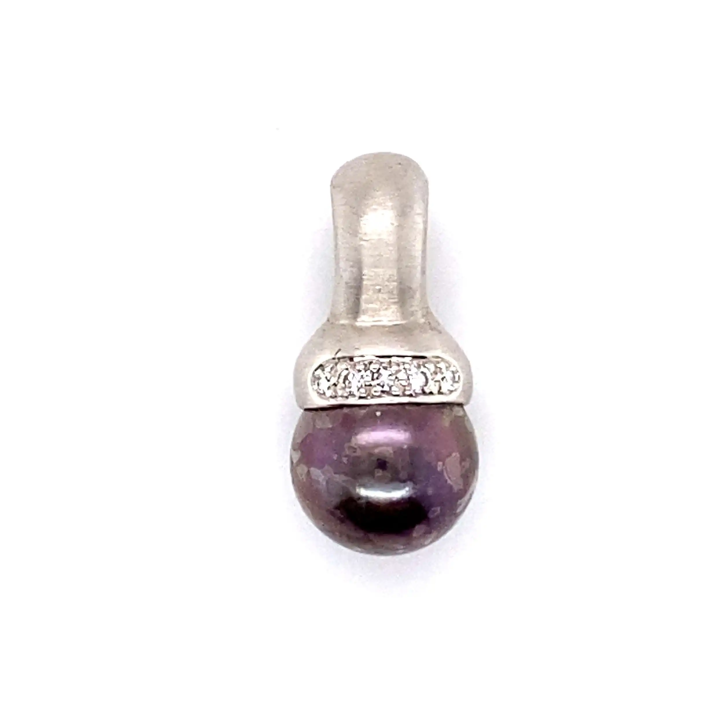 Anhänger/Clip Weißgold mit grauer Perle & Brillanten, graviert mit 0,05ct. Anhänger/Clip Weißgold mit grauer Perle & Brillanten, graviert mit 0,05ct.