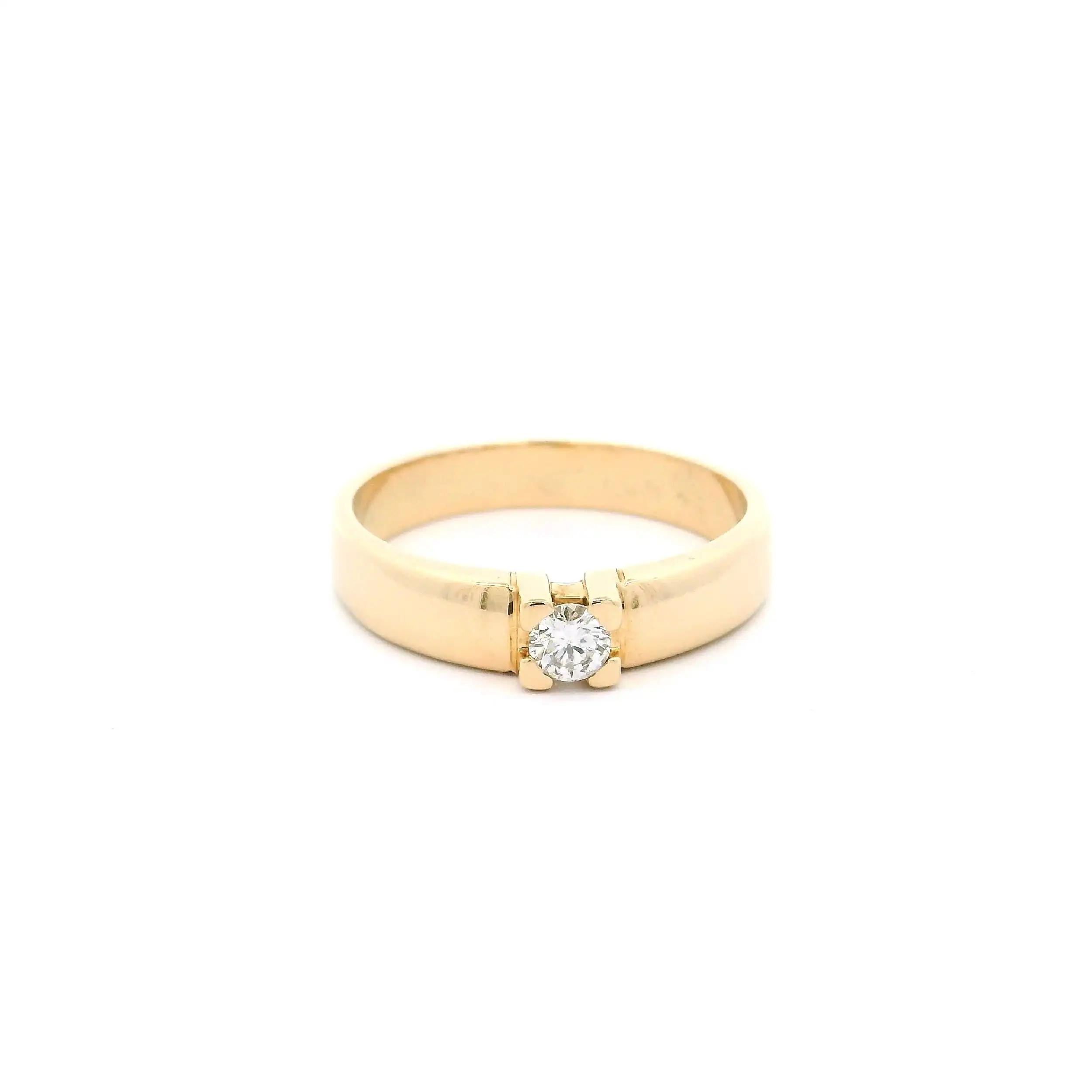 Ring Gelbgold mit Brillant, graviert mit 0,20ct. Ring Gelbgold mit Brillant, graviert mit 0,20ct.