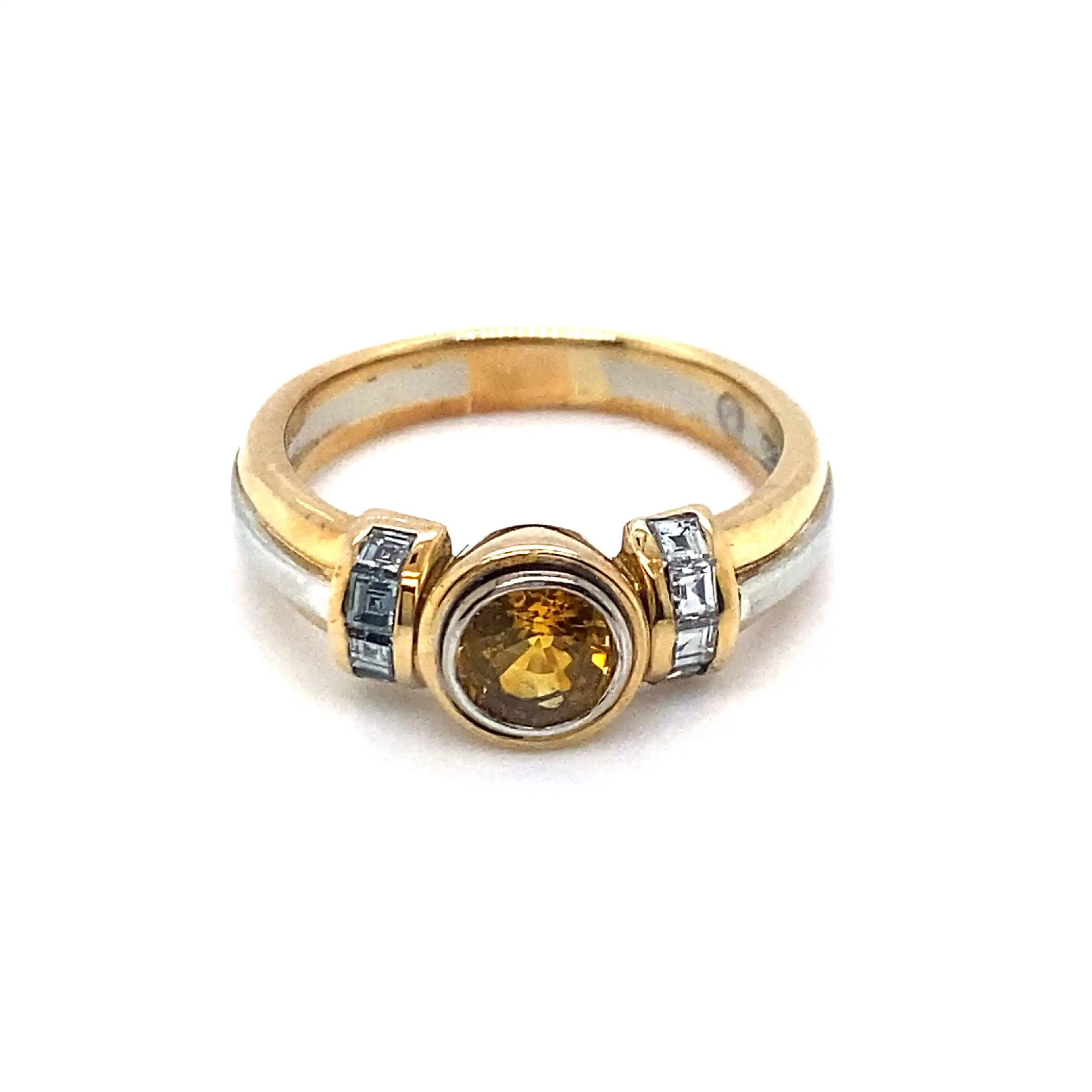 Ring Bicolor mit Baguette Diamanten und gelbem Saphir, ca. 0,85ct, mit Befundbericht von EPL Ring Bicolor mit Baguette Diamanten und gelbem Saphir, ca. 0,85ct, mit Befundbericht von EPL