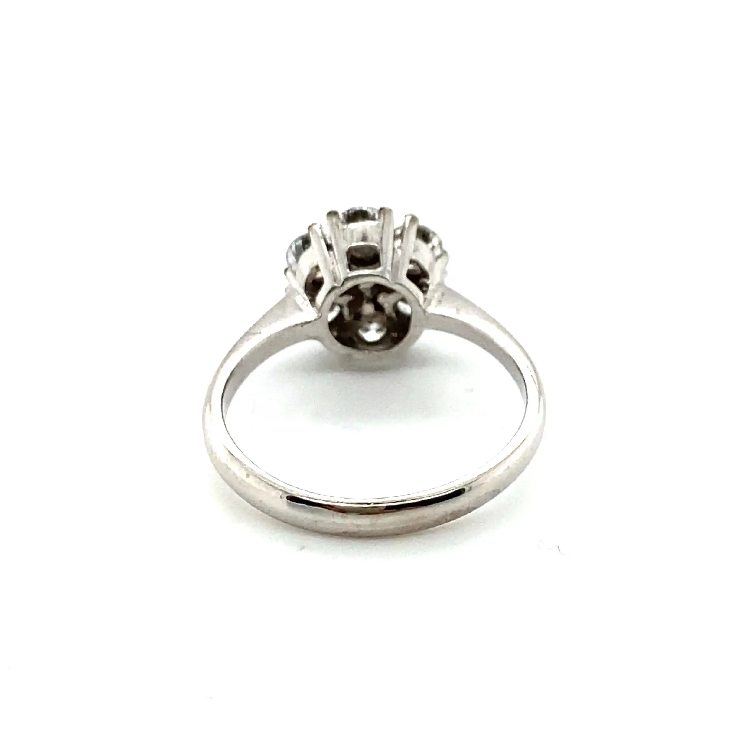 Ring Weißgold Blume mit 7 Brillanten Ring Weißgold Blume mit 7 Brillanten