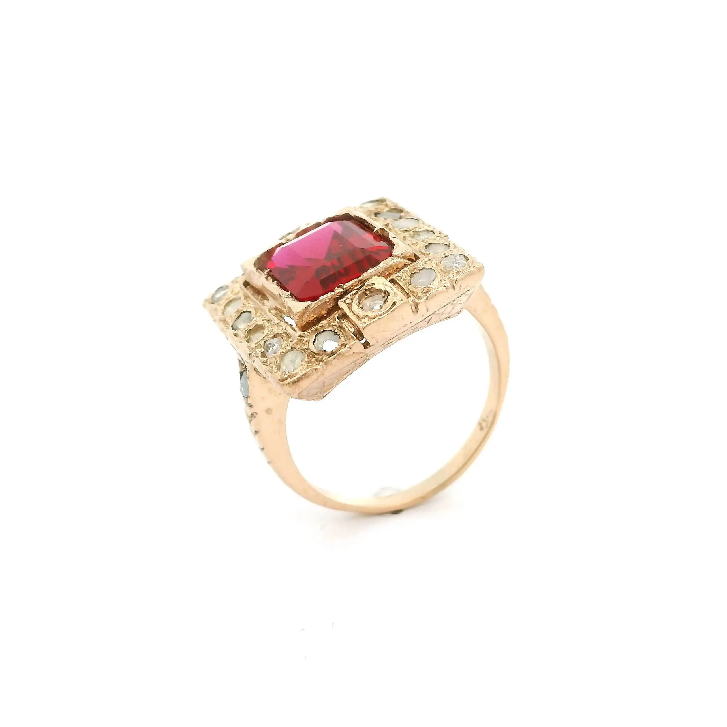 Ring Roségold mit Synthetischen Korund & Diamantrosen Ring Roségold mit Synthetischen Korund & Diamantrosen