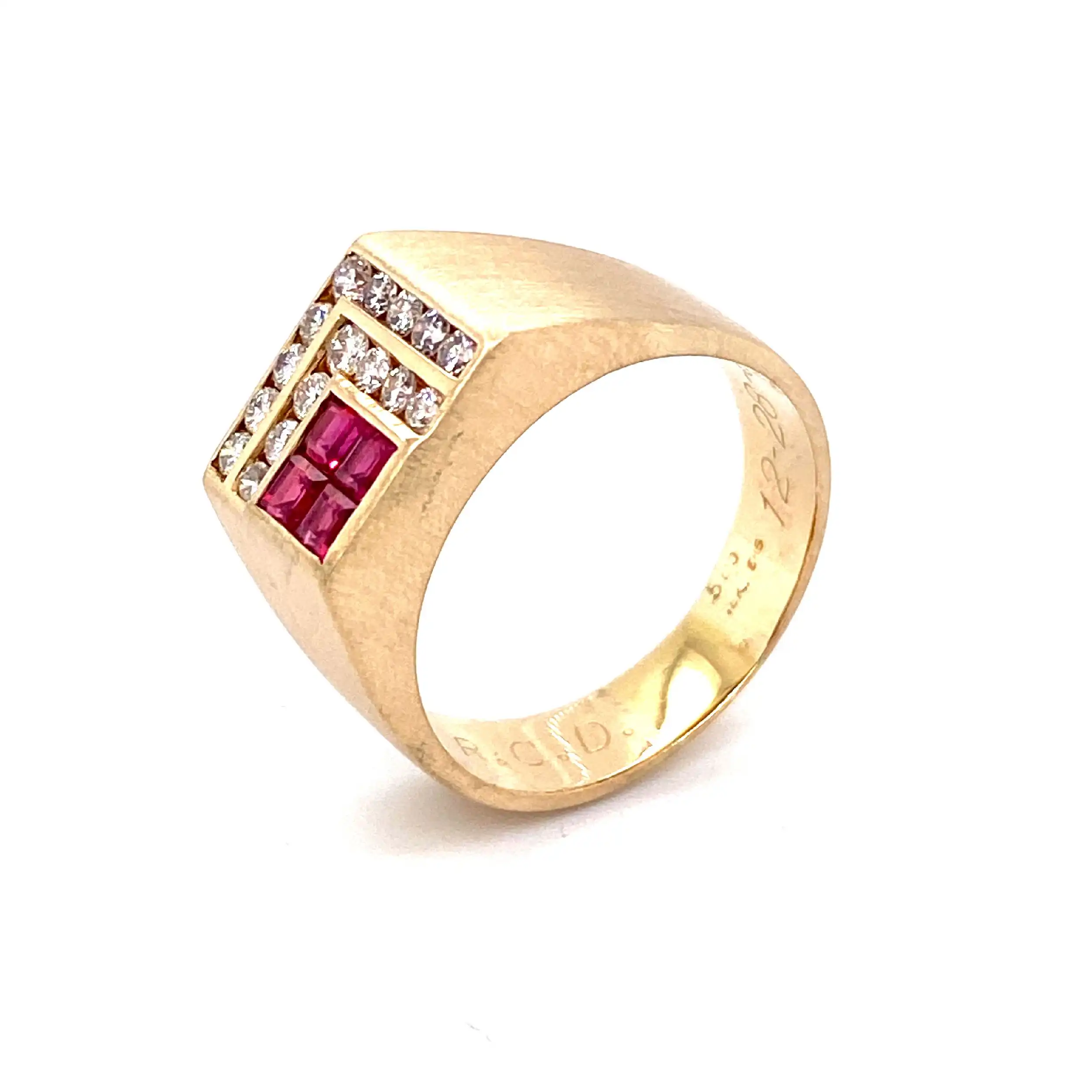 Ring Gelbgold mit Rubinen, graviert mit 0,21ct und Brillanten, graviert mit 0,38ct Ring Gelbgold mit Rubinen, graviert mit 0,21ct und Brillanten, graviert mit 0,38ct