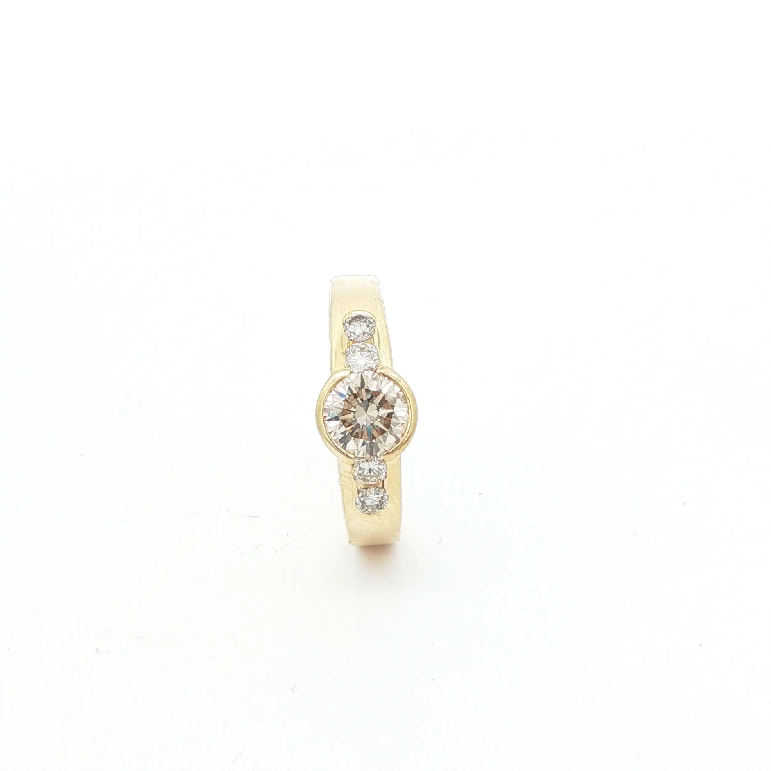 Ring Gelbgold mit Brillanten Ring Gelbgold mit Brillanten