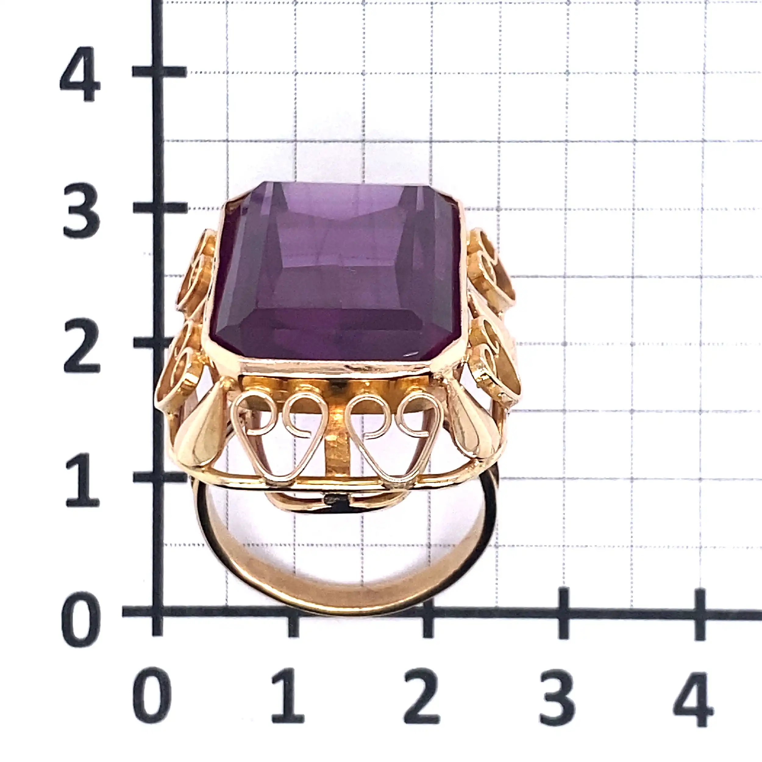 Ring Rosegold mit sythetischem Korund Ring Rosegold mit sythetischem Korund