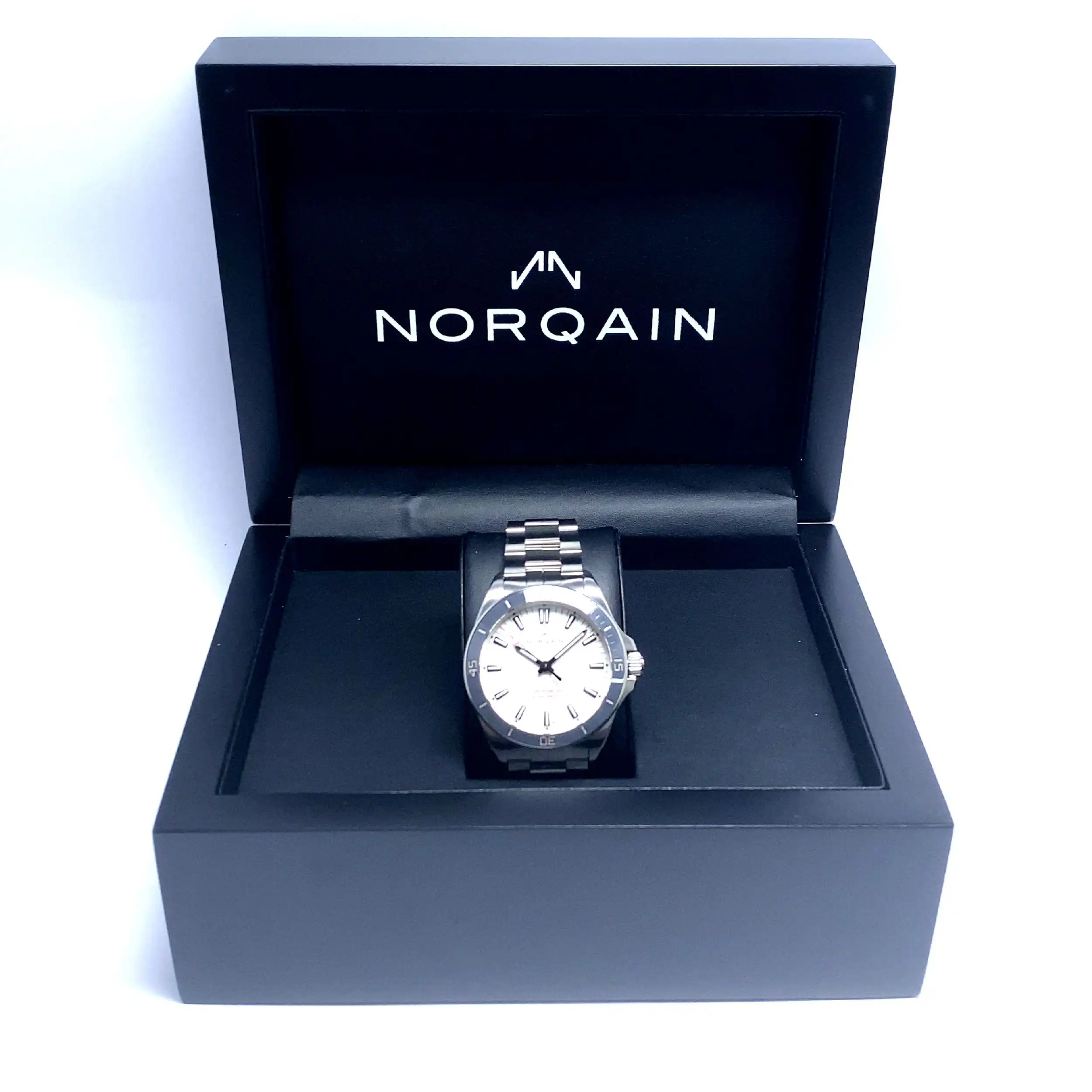 Herrenuhr Norqain Adventure Neverest 40 Full Set von 2023