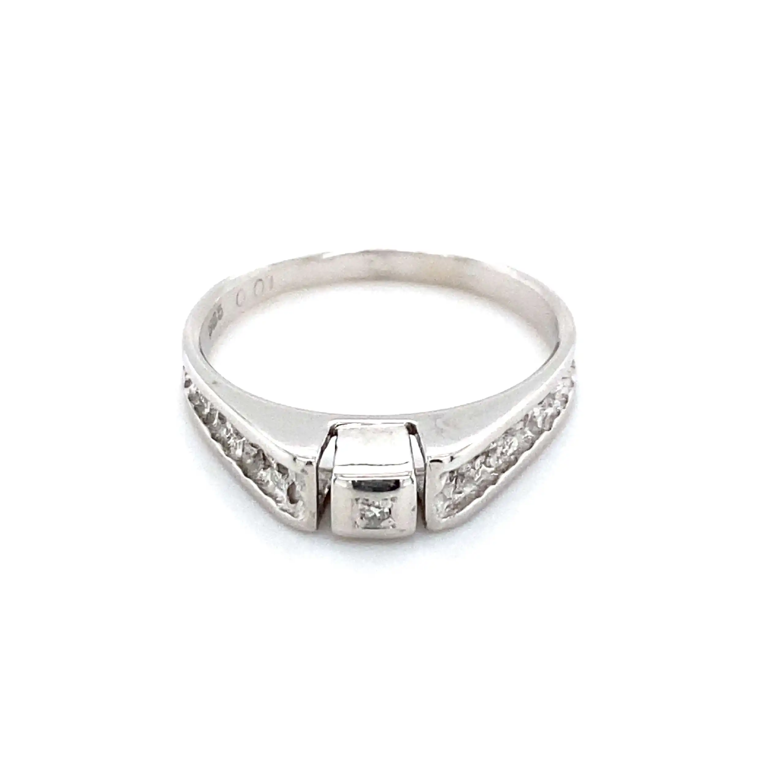 Ring Weißgold mit Brillant, graviert mit 0,01ct.