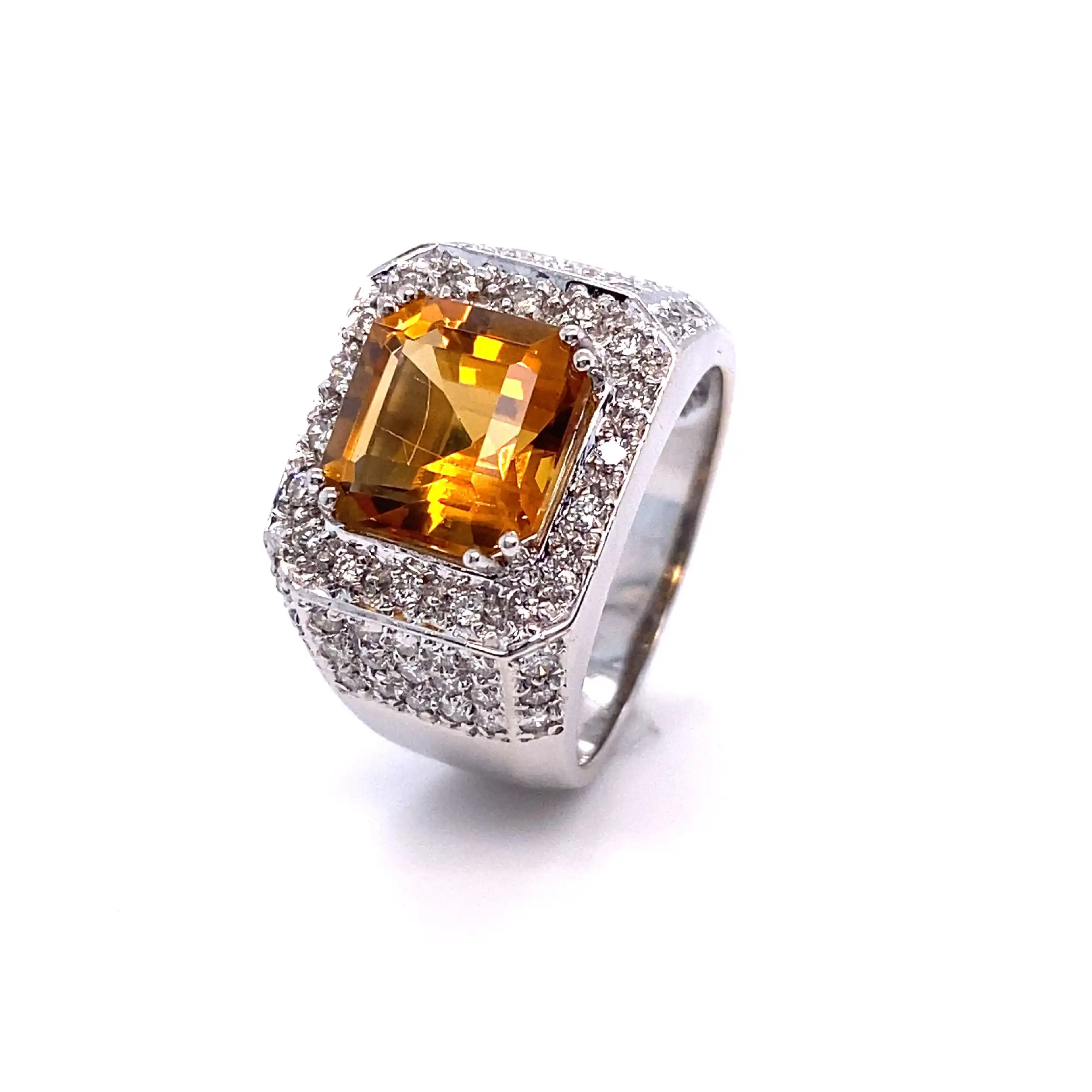 Herrenring mit Brillanten und Citrin Herrenring mit Brillanten und Citrin