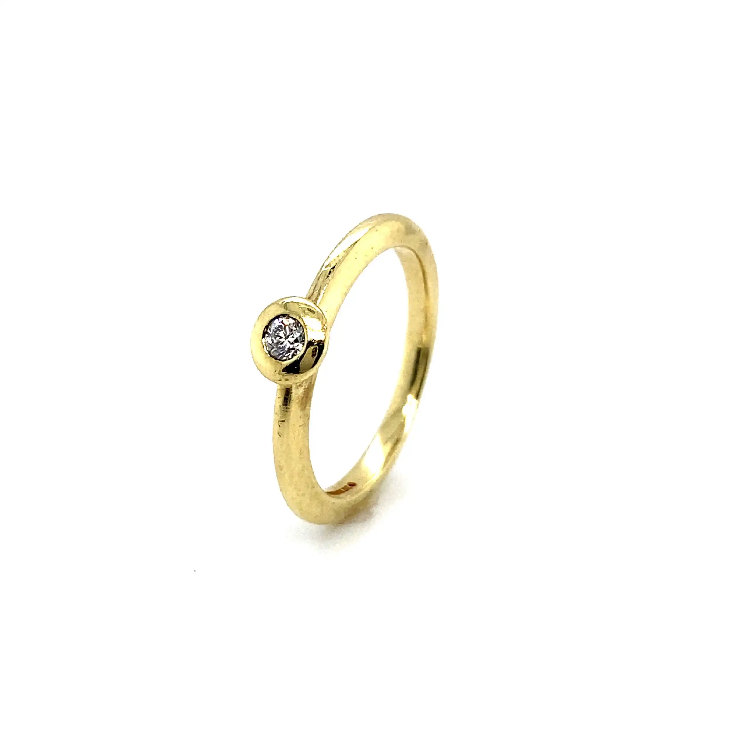 Ring Gelbgold mit Brillant, graviert mit 0,11ct Ring Gelbgold mit Brillant, graviert mit 0,11ct