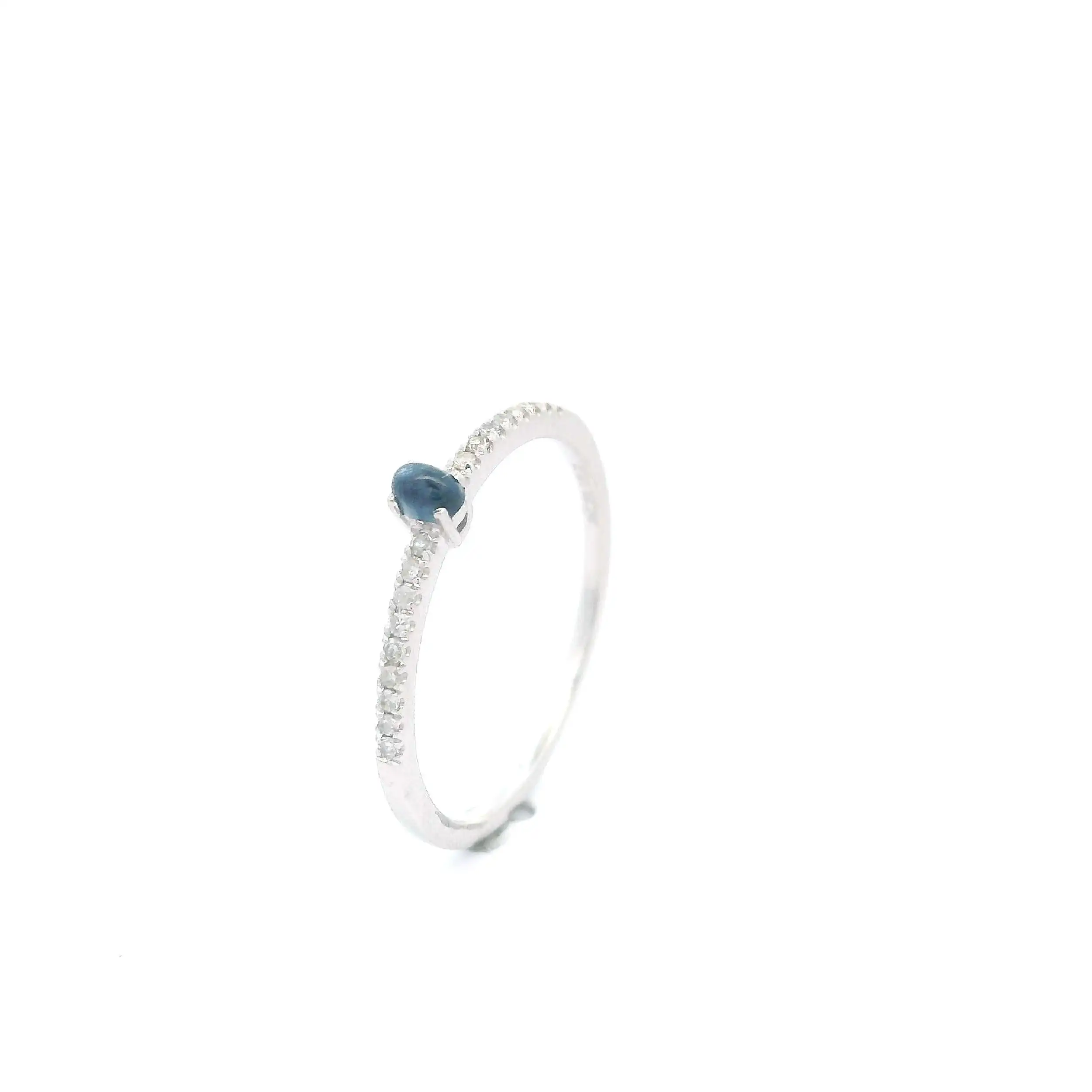 Ring Weißgold mit Diamanten und Saphir Cabochon mit 0,05ct graviert