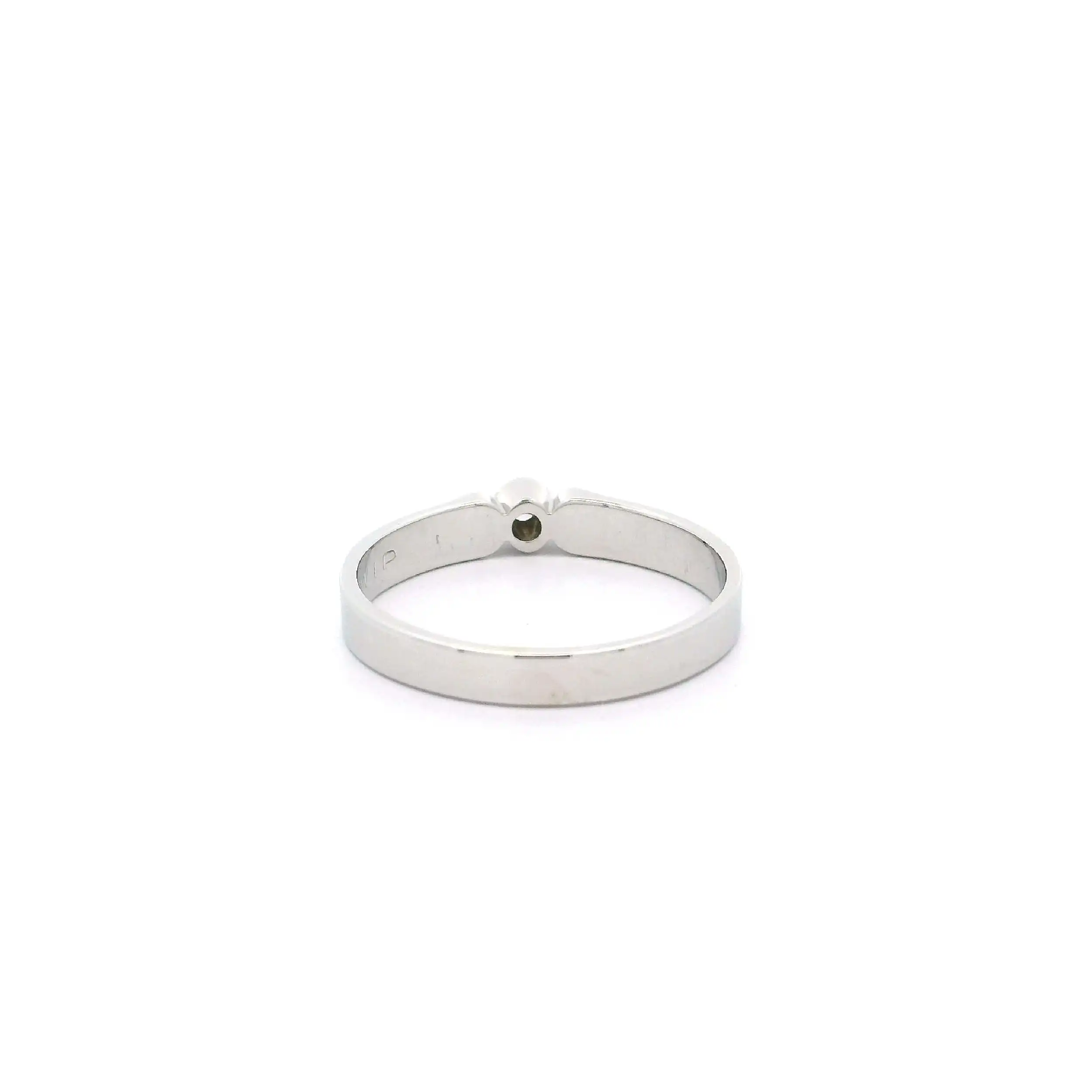 Ring Weißgold mit Brillant, graviert mit 0,05ct.