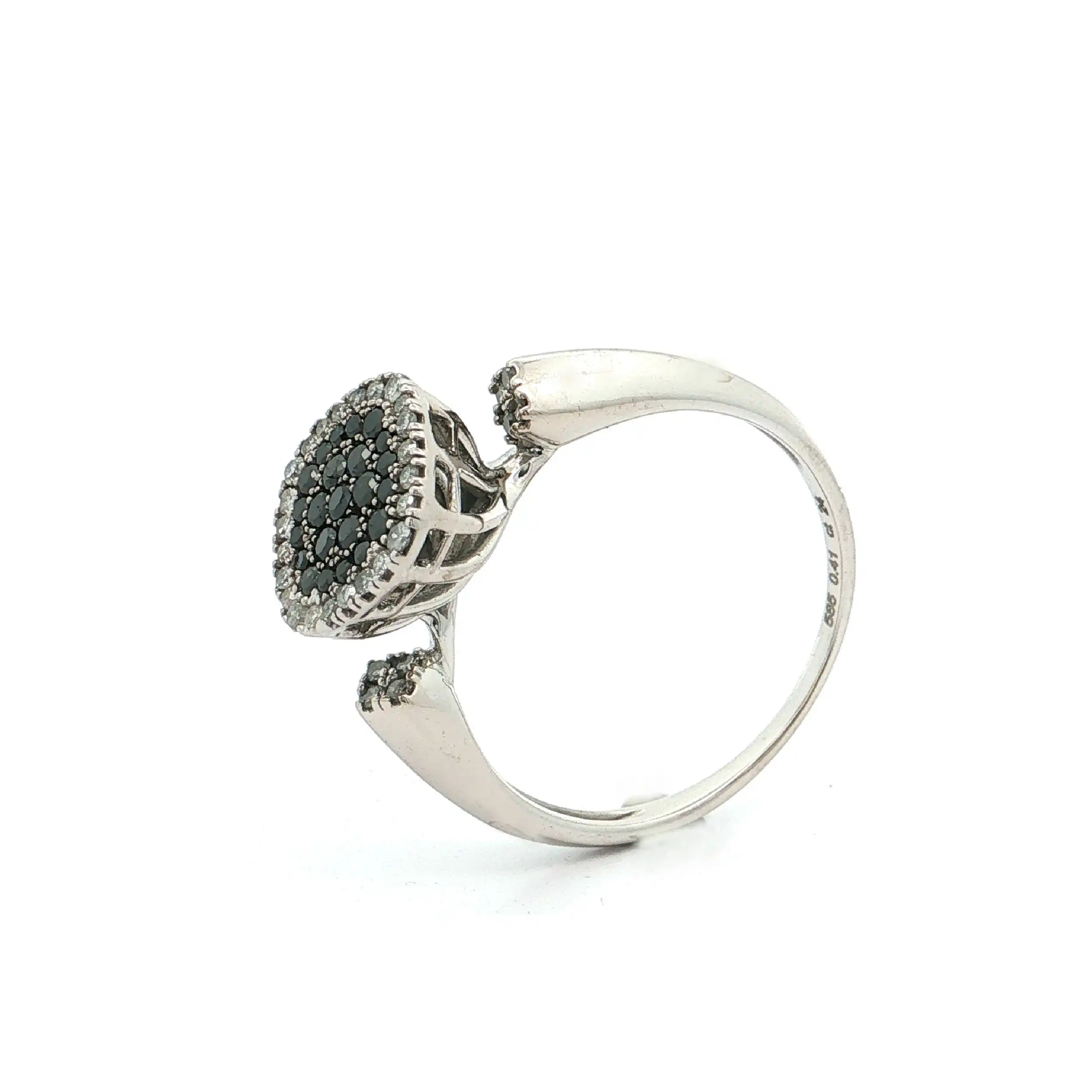 Ring Weißgold mit schwarzen und weißen Diamanten, graviert mit 0,41ct Ring Weißgold mit schwarzen und weißen Diamanten, graviert mit 0,41ct
