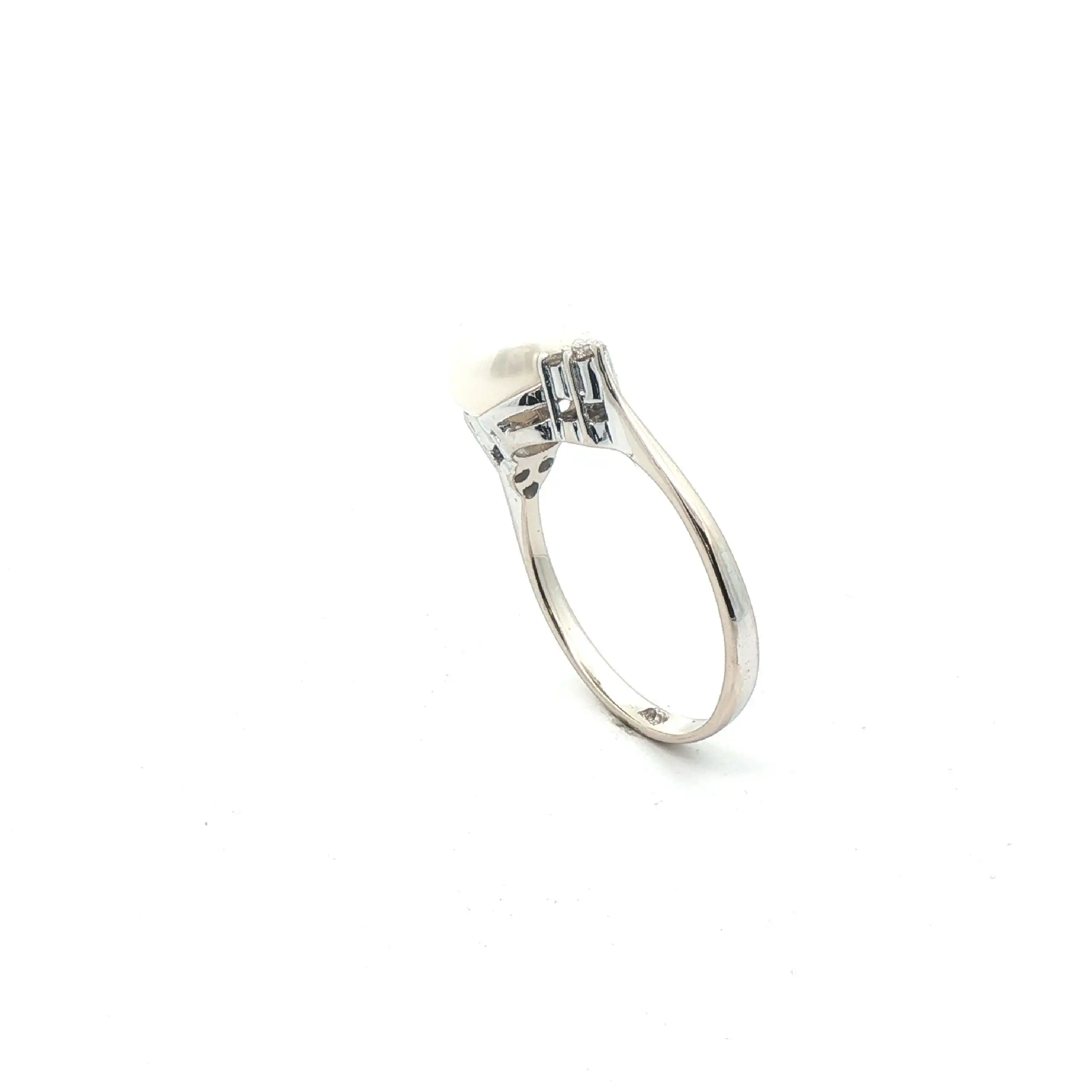 Ring Weißgold mit Perle und Brillanten Ring Weißgold mit Perle und Brillanten