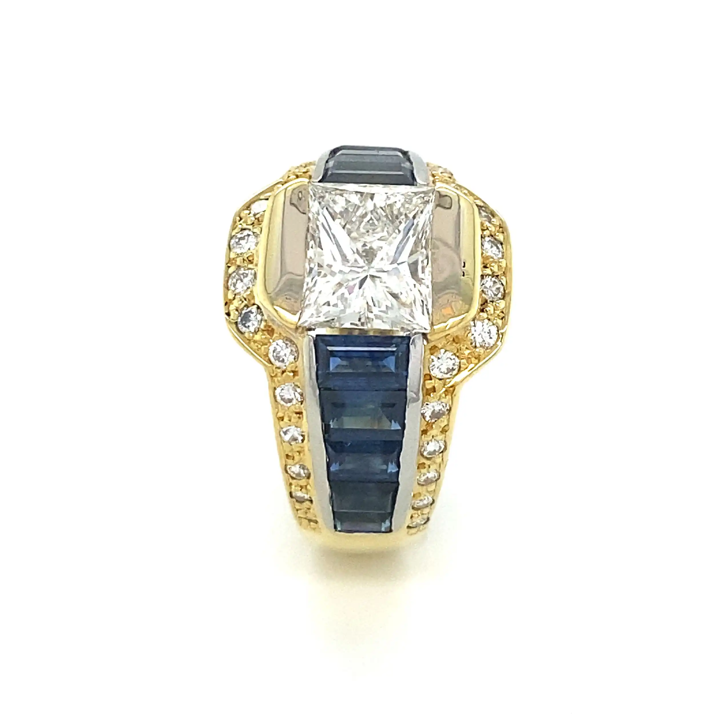 Herrenring mit Princess Diamant, Saphiren und Brillanten, mit DeGEB Gutachten 22.100 Euro Herrenring mit Princess Diamant, Saphiren und Brillanten, mit DeGEB Gutachten 22.100 Euro