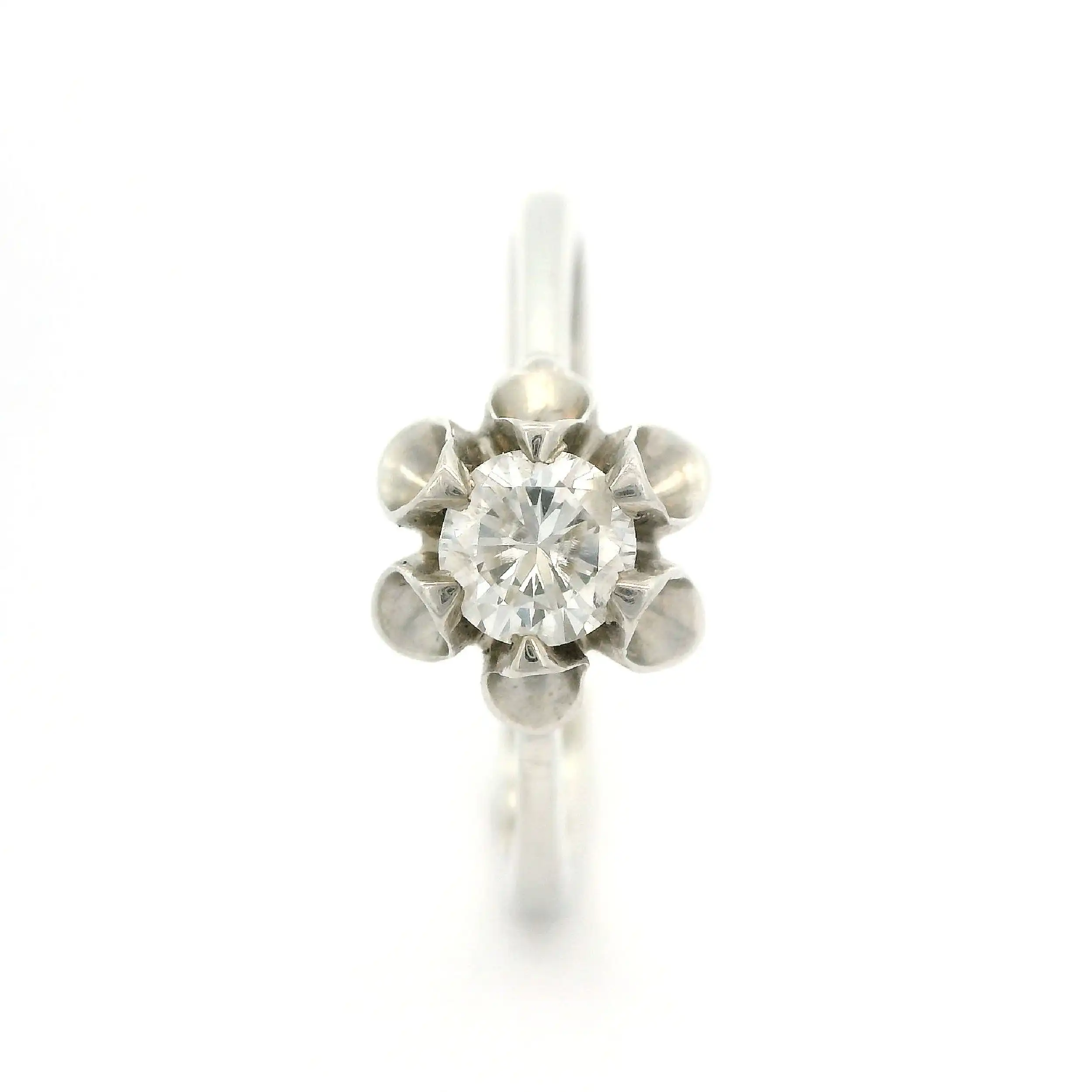 Ring Weißgold mit Brillant, graviert mit 0,38ct. Ring Weißgold mit Brillant, graviert mit 0,38ct.