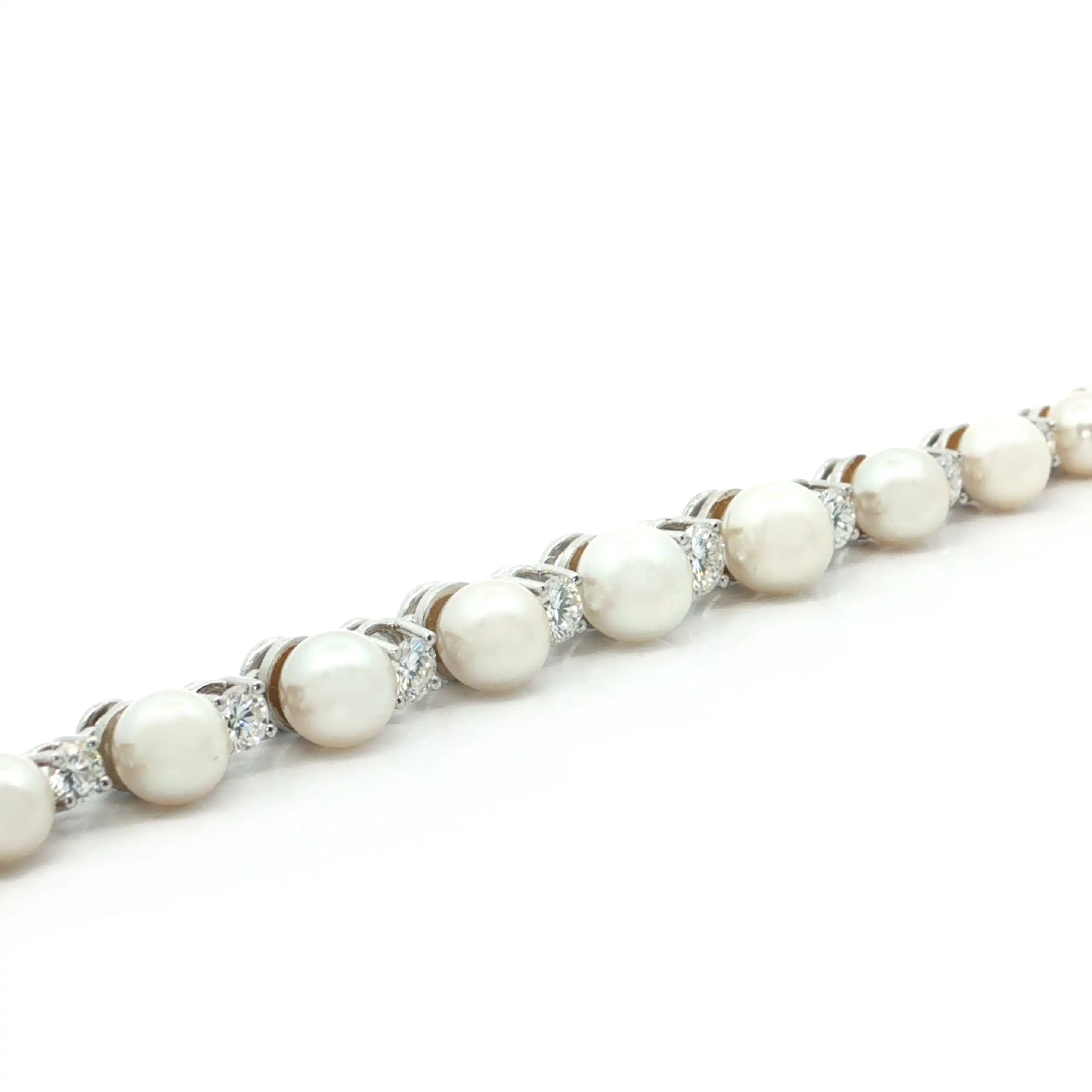 Armband Weißgold mit Perlen und Brillanten Armband Weißgold mit Perlen und Brillanten