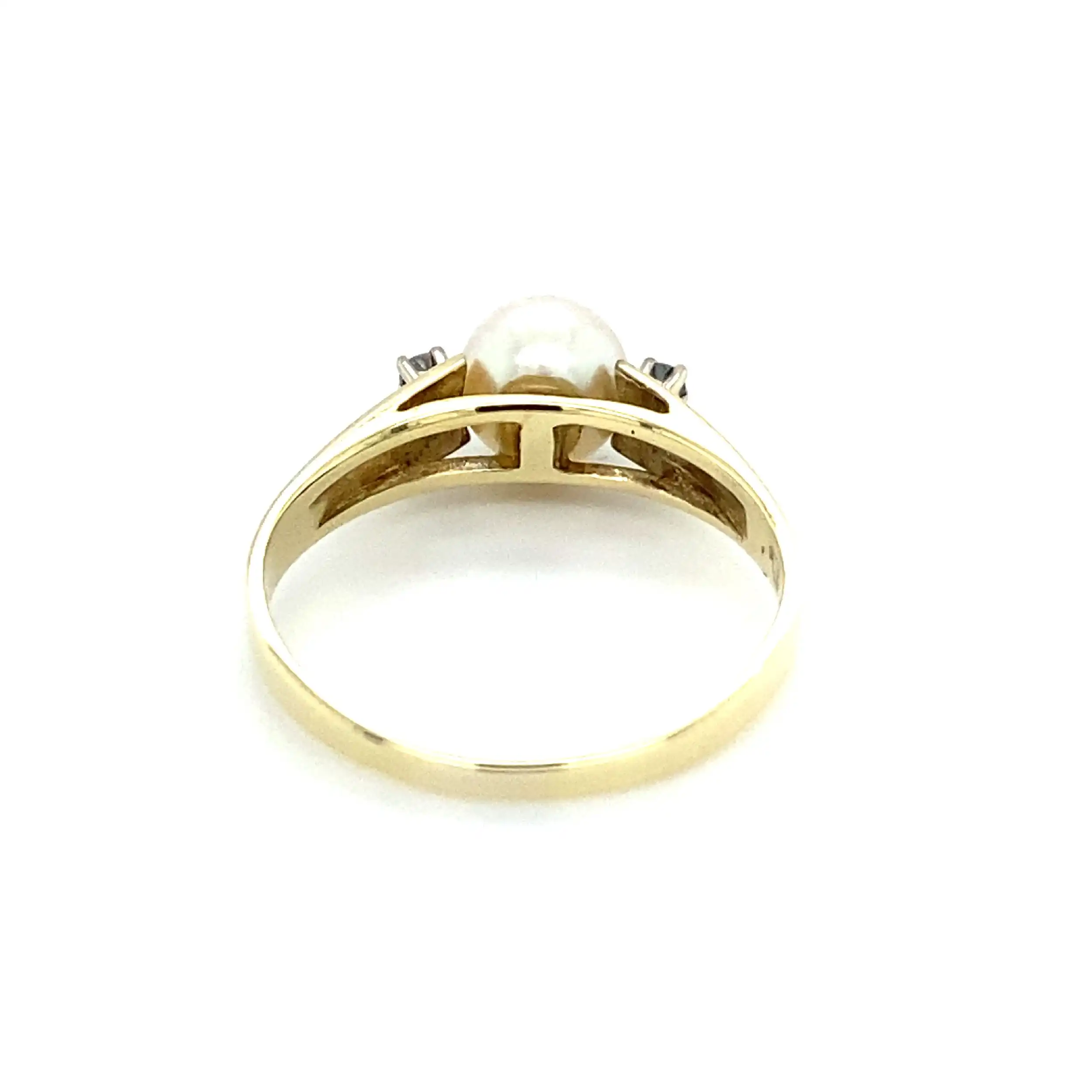 Ring Gelbgold mit Perle & Diamanten Ring Gelbgold mit Perle & Diamanten