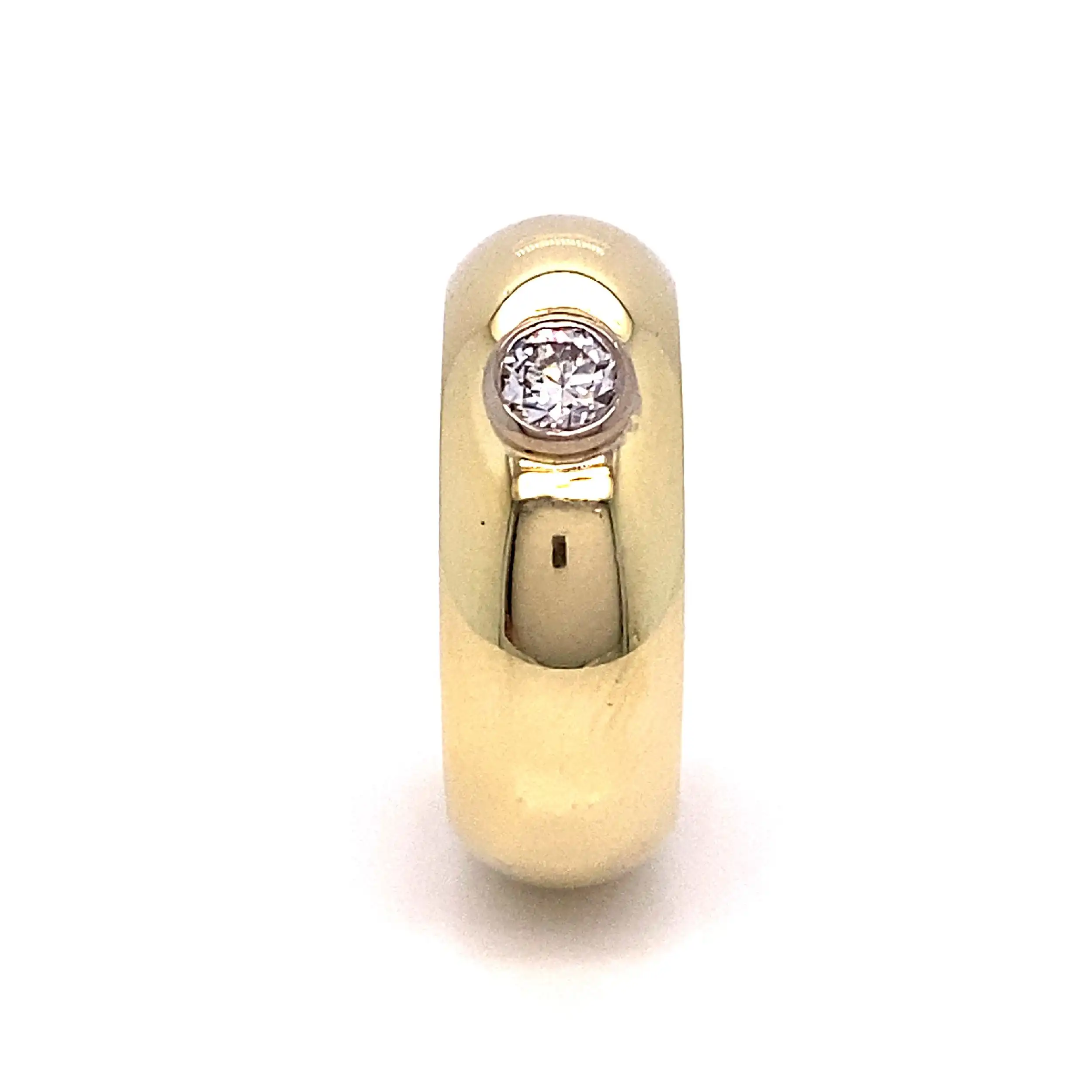 Ring Gelbgold mit Brillant, graviert mit 0,25ct. Ring Gelbgold mit Brillant, graviert mit 0,25ct.