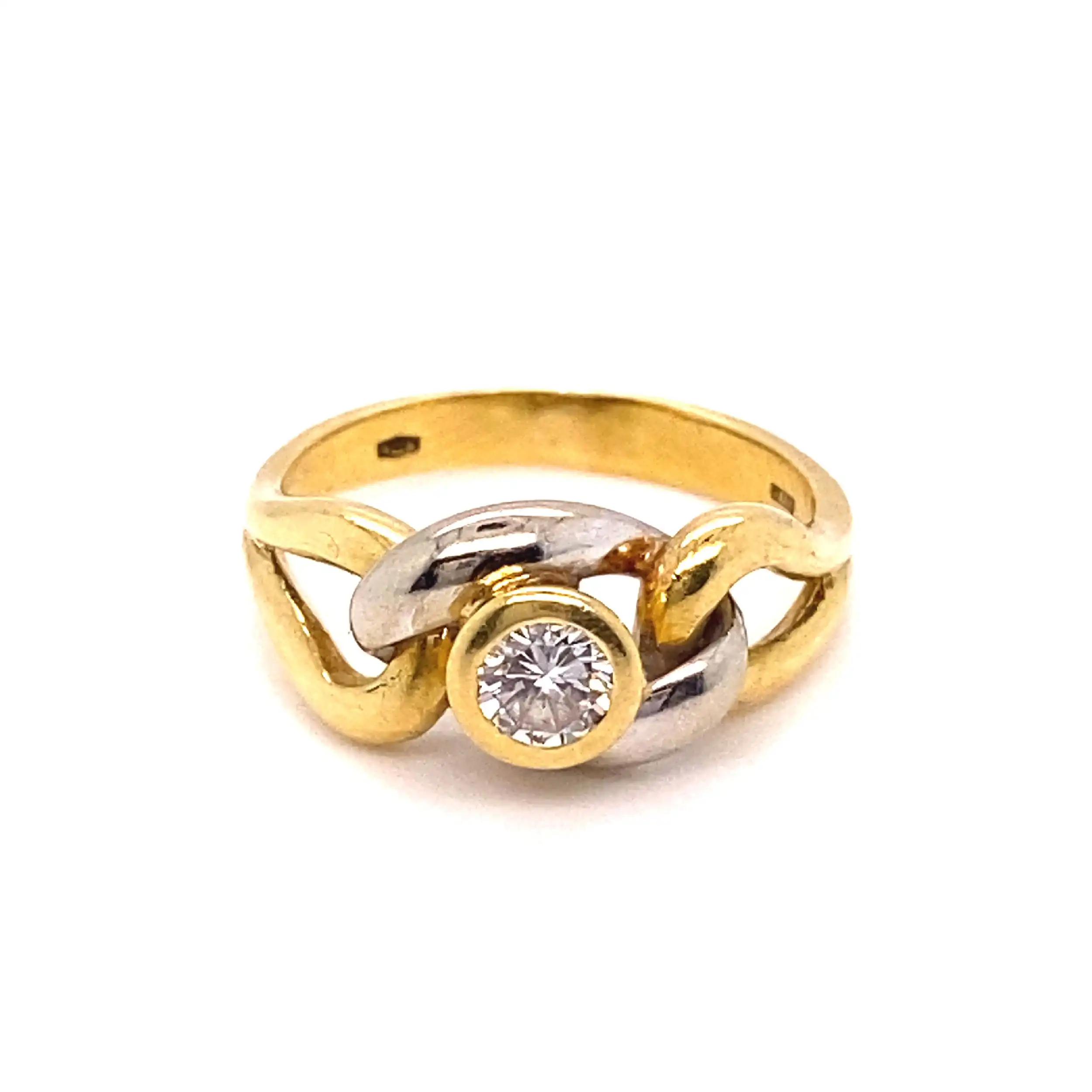Ring bicolor mit Brillant, graviert mit 0,32ct. Ring bicolor mit Brillant, graviert mit 0,32ct.