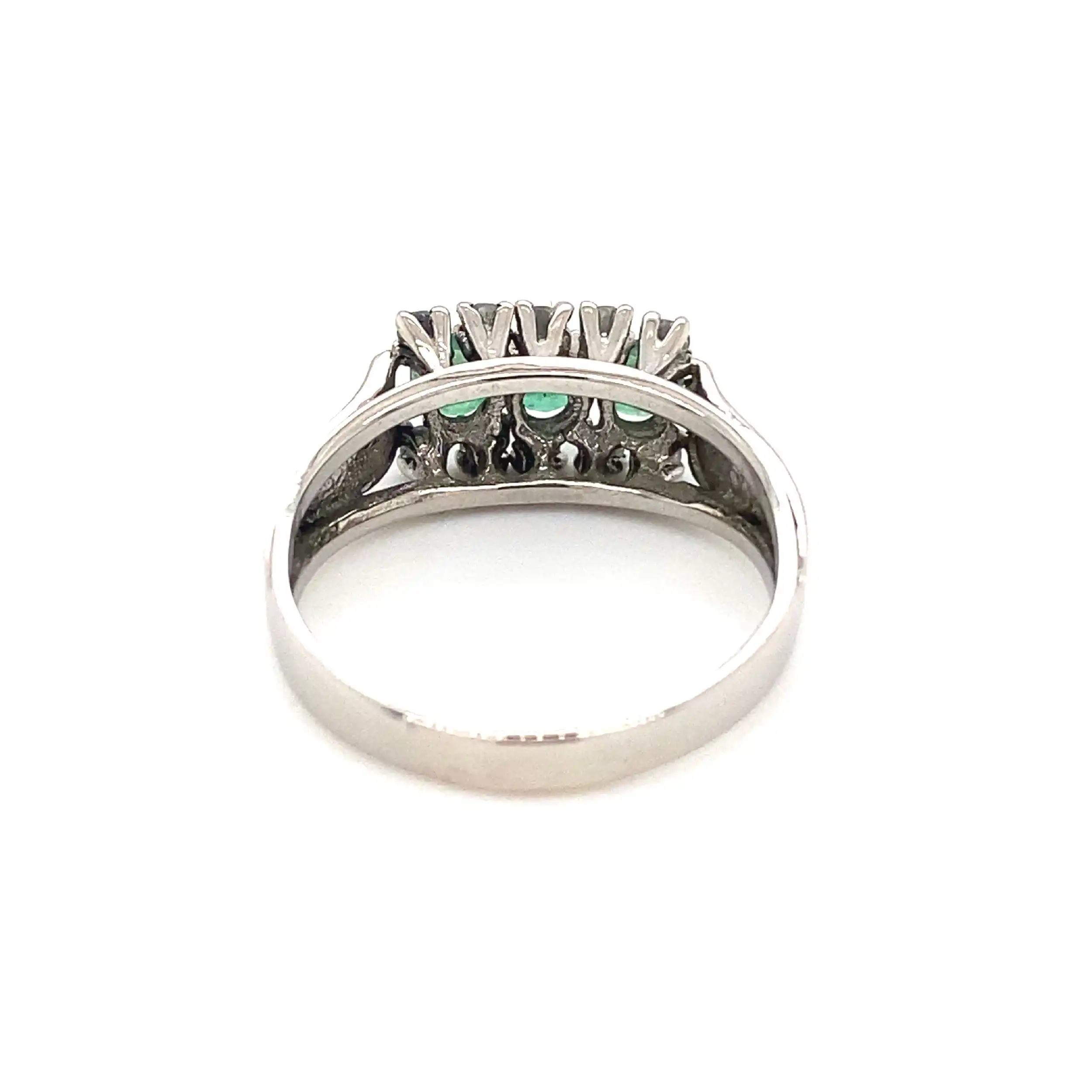 Ring Weißgold mit Smaragden & Diamanten