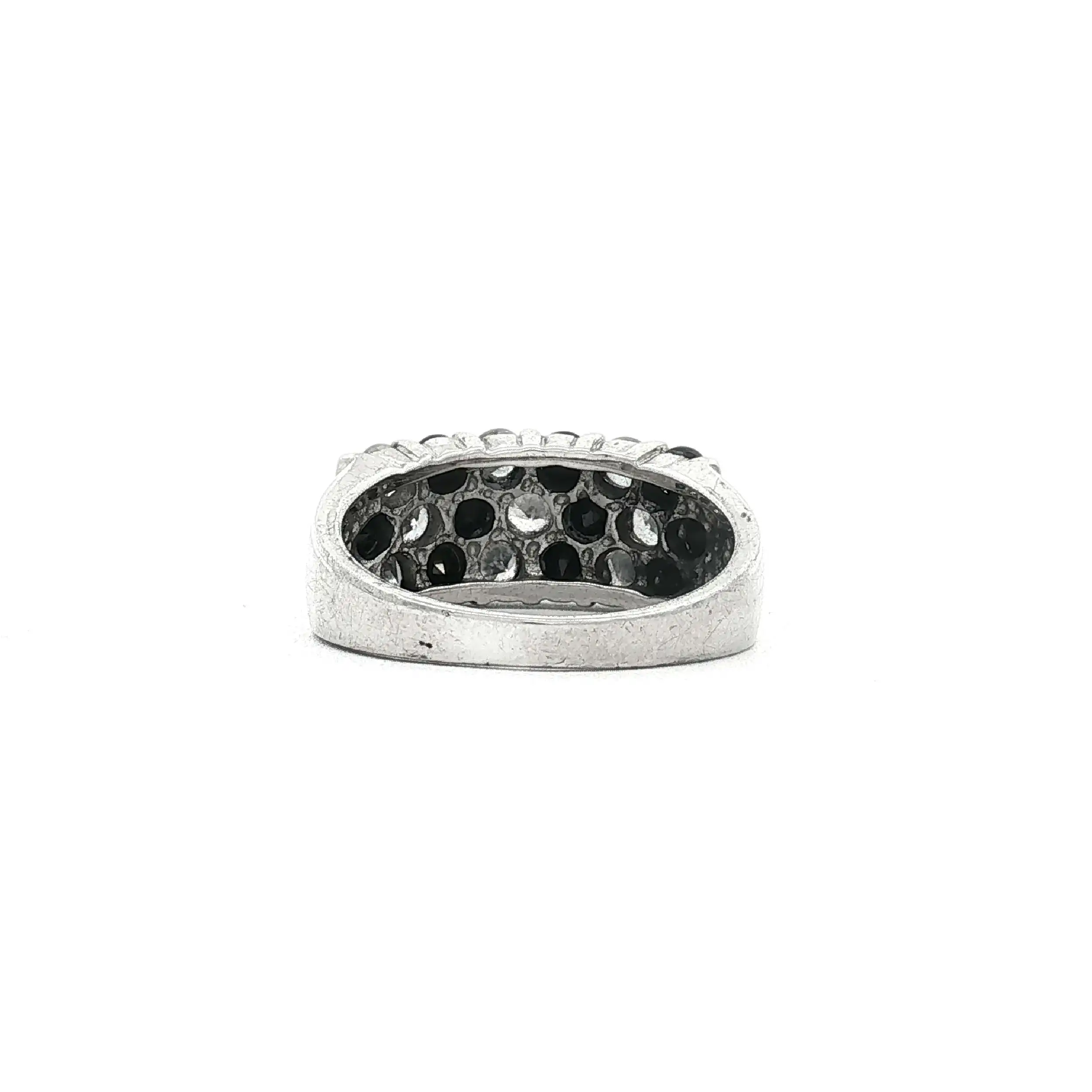 Ring Silber mit schwarzen und weißen Zirkonia Ring Silber mit schwarzen und weißen Zirkonia