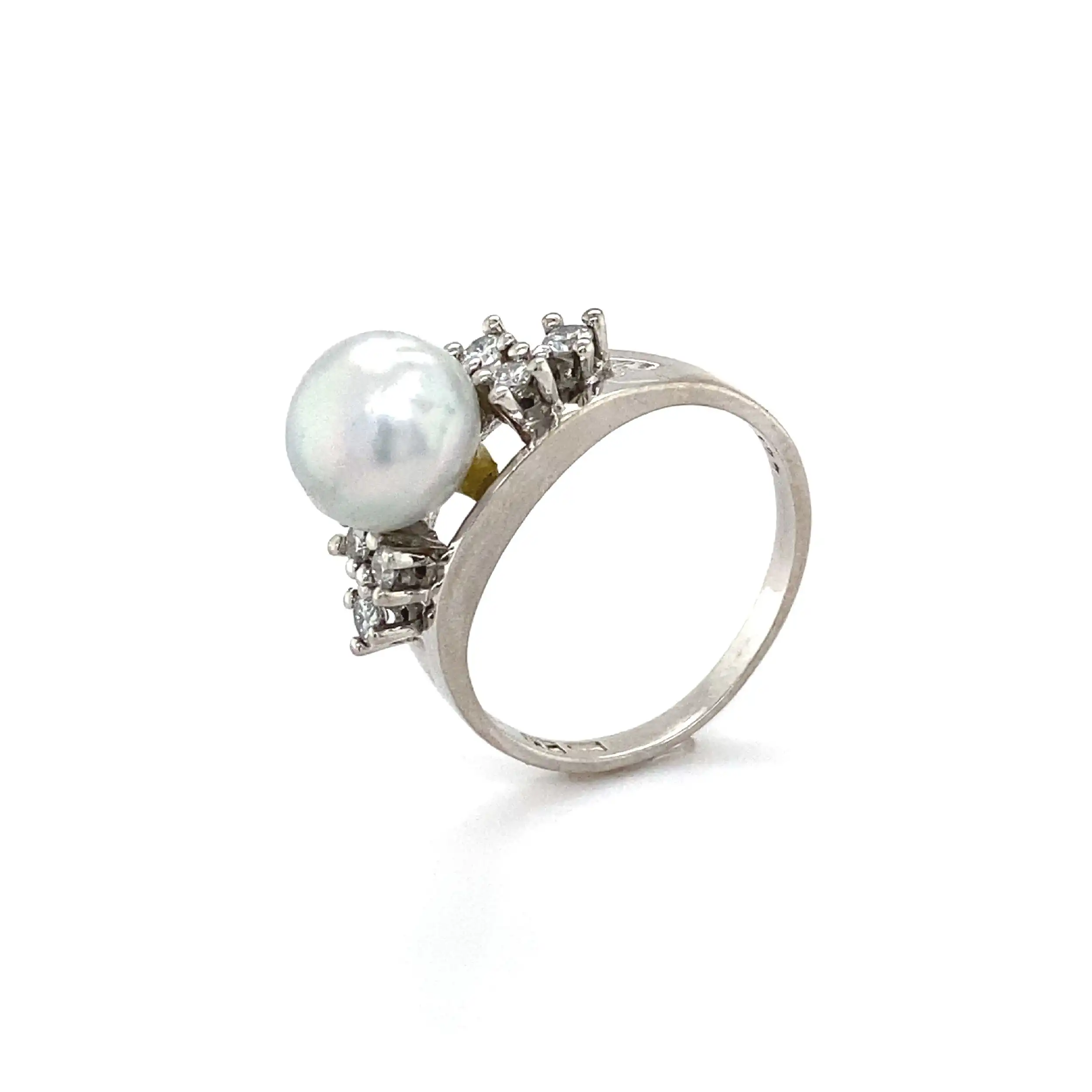 Ring Weißgold mit Perle und Brillanten Ring Weißgold mit Perle und Brillanten
