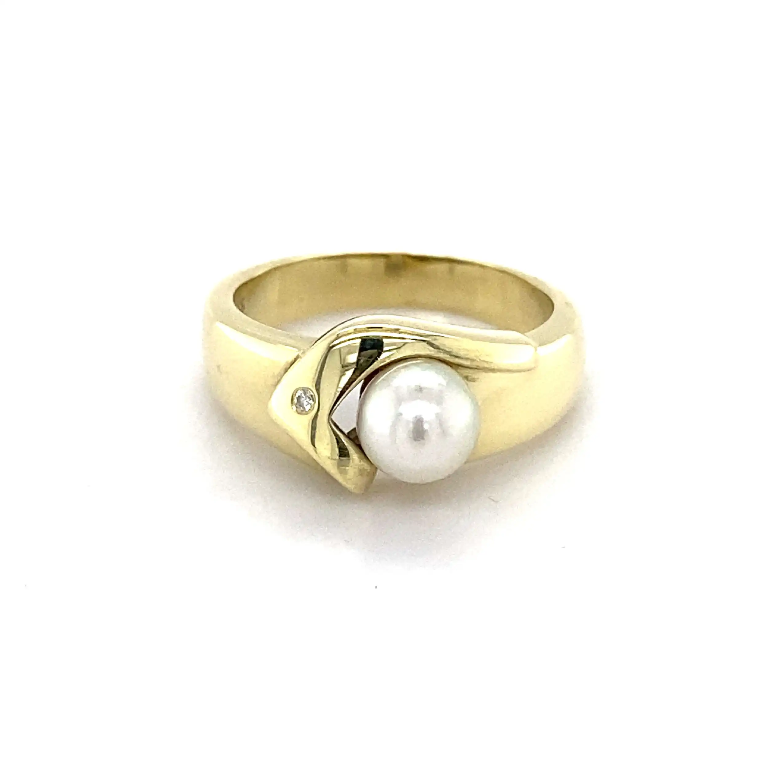 Ring Gelbgold mit Perle und Brillant Ring Gelbgold mit Perle und Brillant