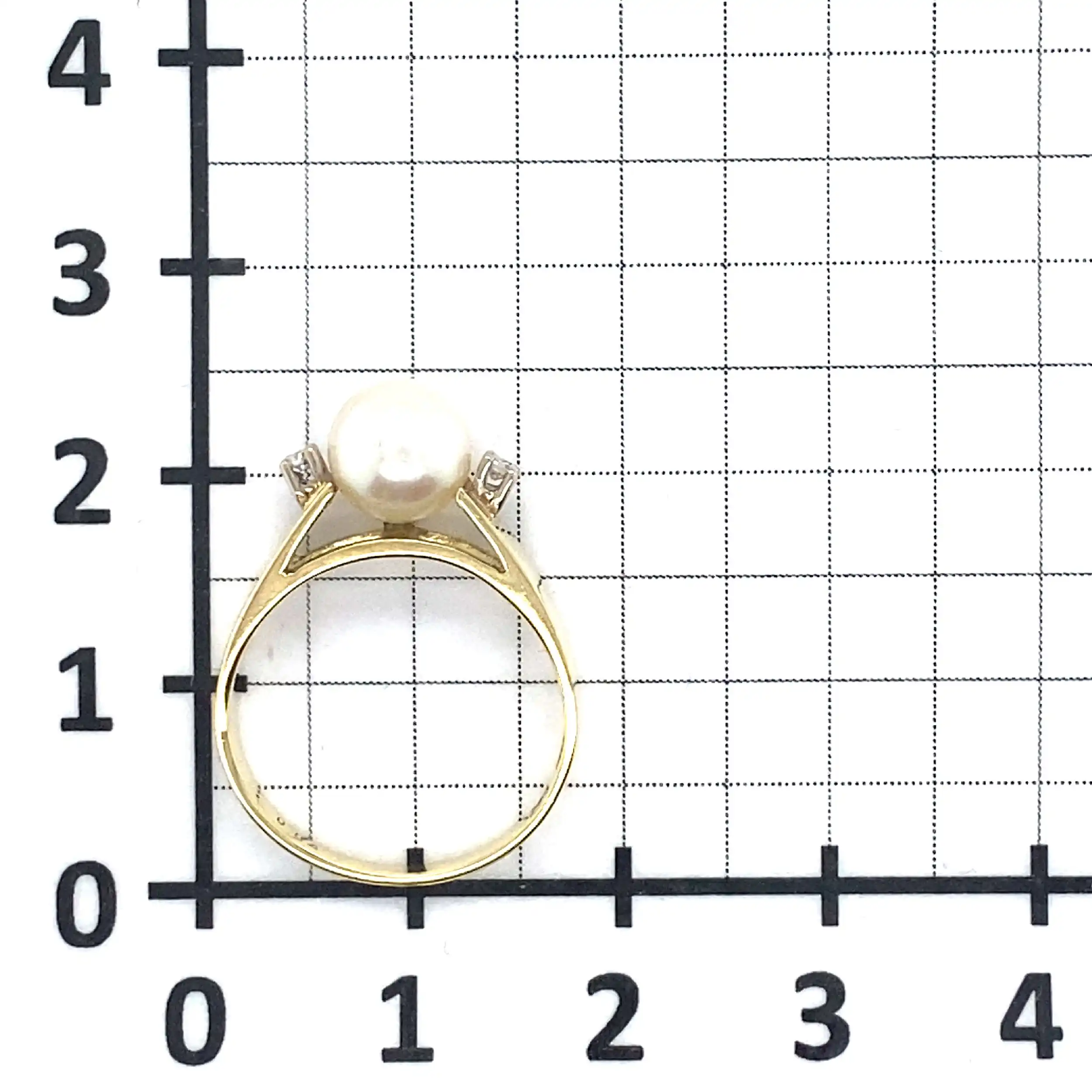 Ring Gelbgold mit Perle und Diamanten, graviert 0,04ct. Ring Gelbgold mit Perle und Diamanten, graviert 0,04ct.