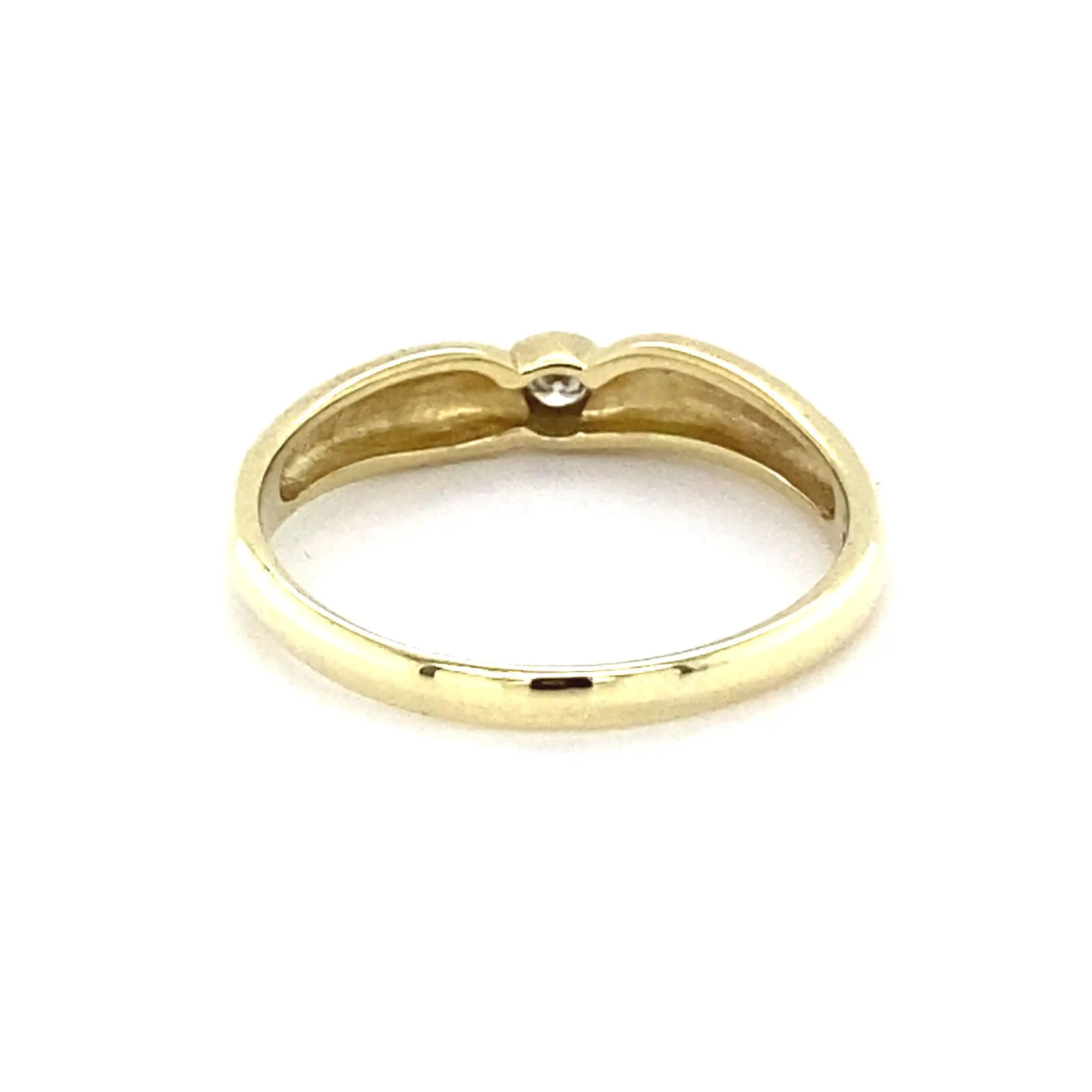 Ring Gelbgold mit Brillant, graviert mit 0,08ct Ring Gelbgold mit Brillant, graviert mit 0,08ct
