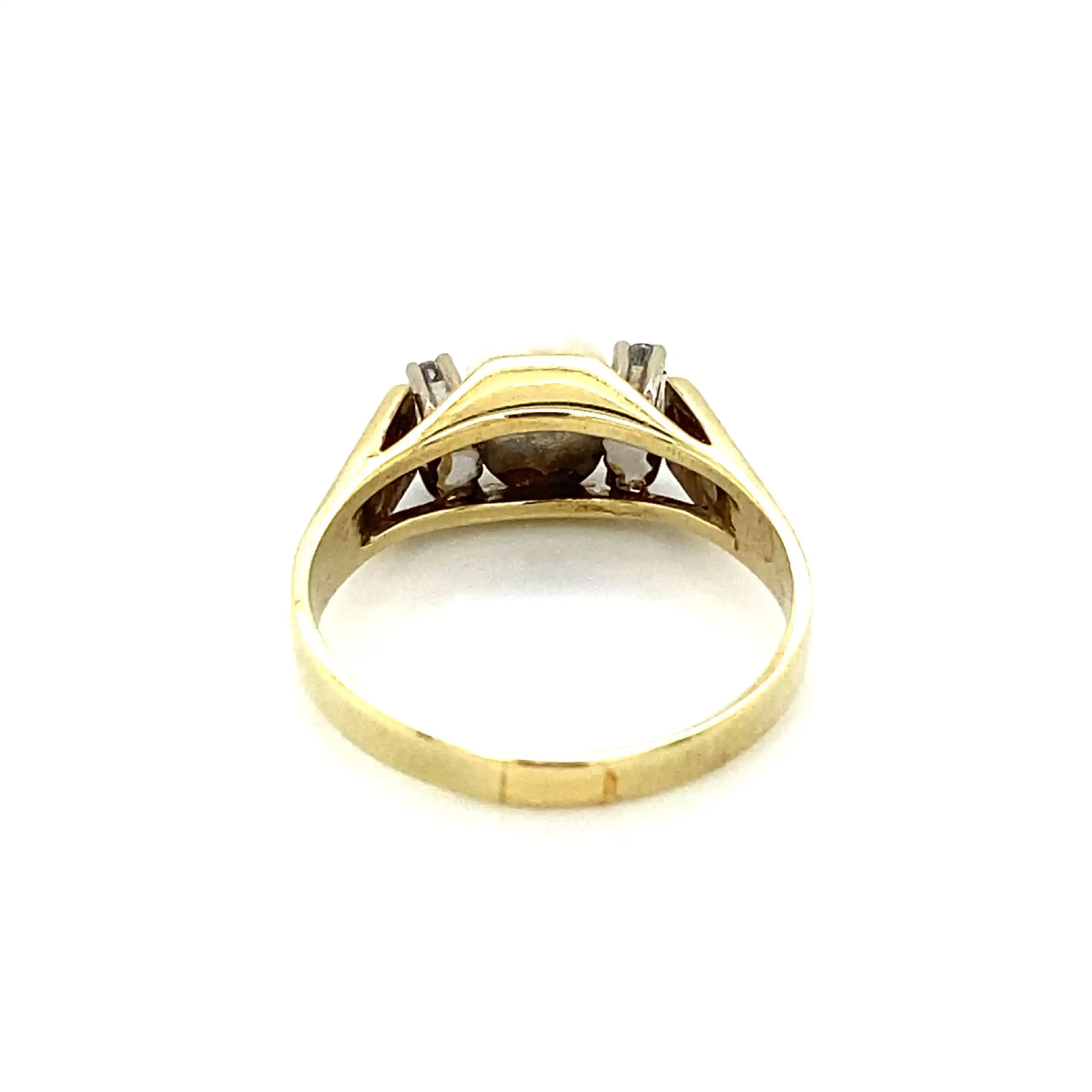 Ring Gelbgold mit Perle und Brillanten, graviert mit 0,09ct Ring Gelbgold mit Perle und Brillanten, graviert mit 0,09ct