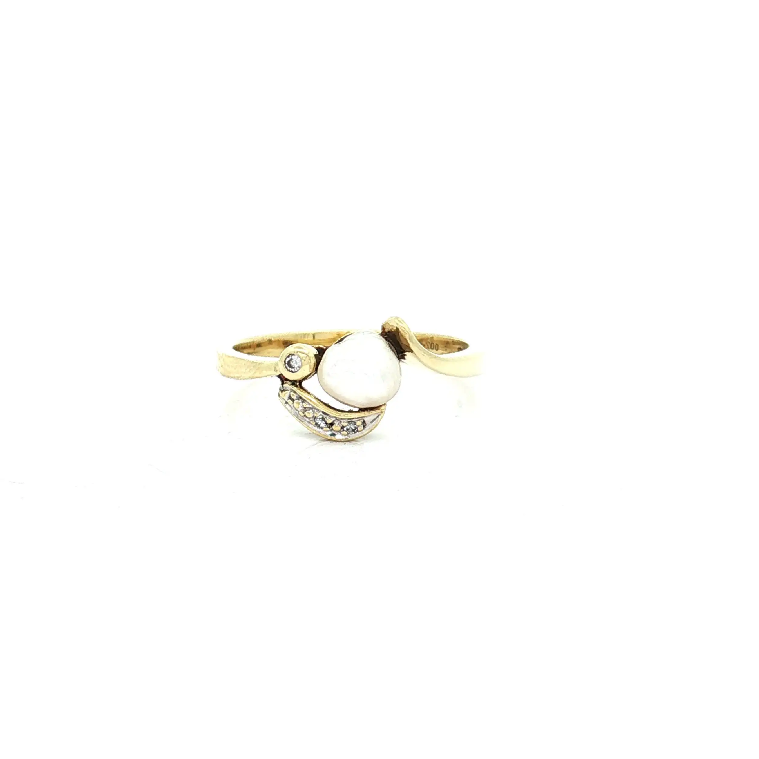 Ring Gelbgold mit Diamanten und Perle Ring Gelbgold mit Diamanten und Perle