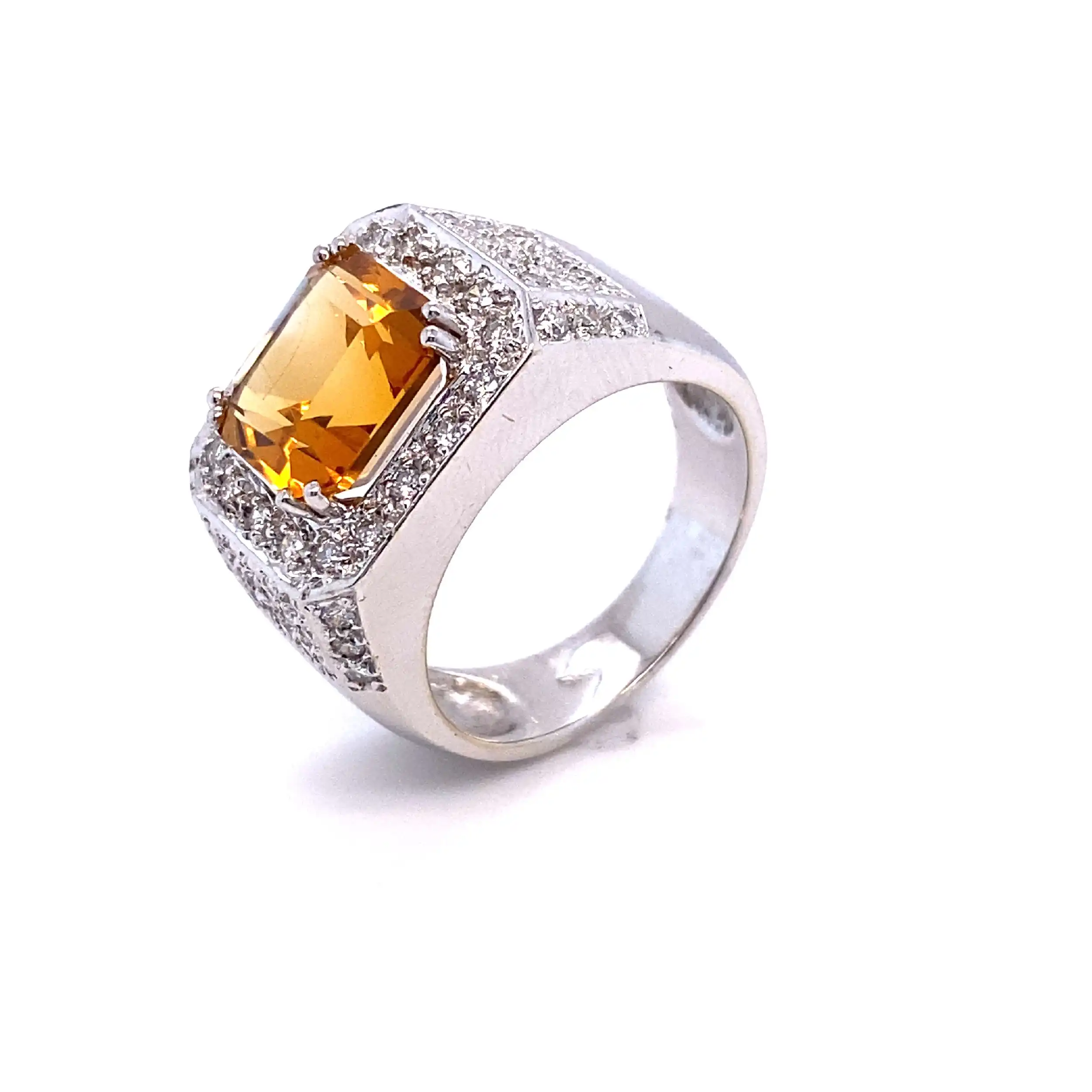 Herrenring mit Brillanten und Citrin Herrenring mit Brillanten und Citrin
