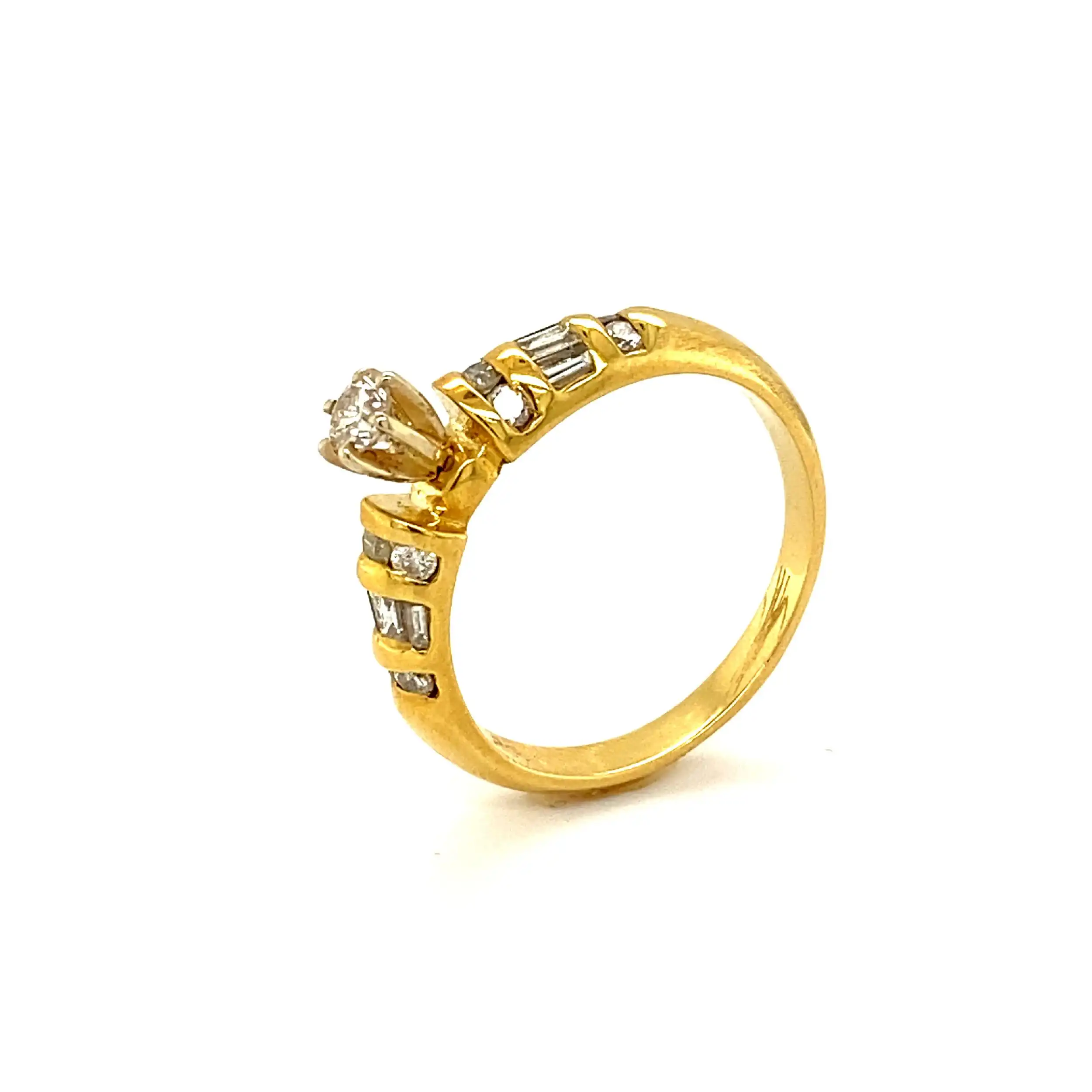 Ring Gelbgold mit Diamanten Ring Gelbgold mit Diamanten