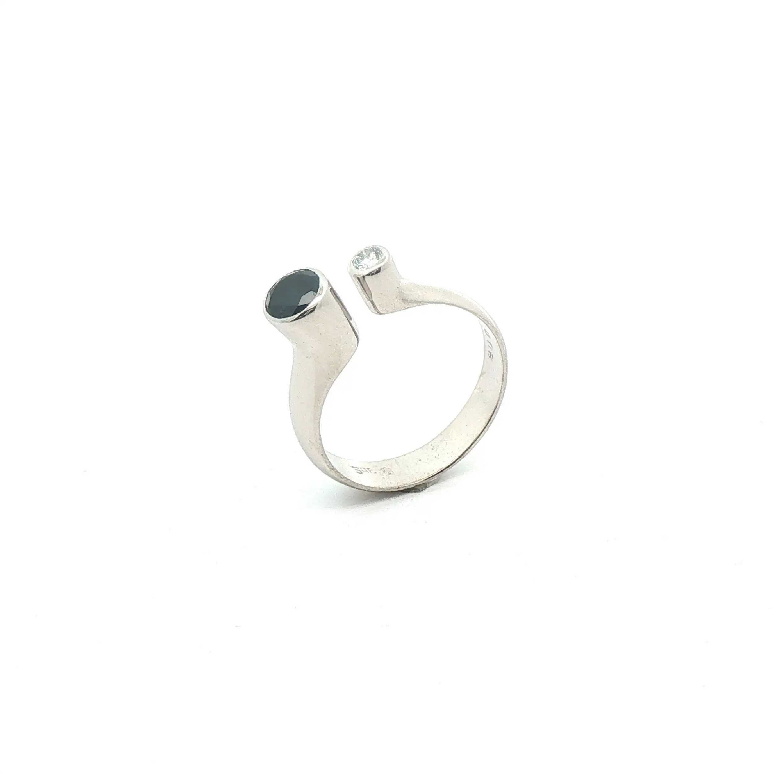 Ring Weißgold mit Saphir und Brillant Ring Weißgold mit Saphir und Brillant
