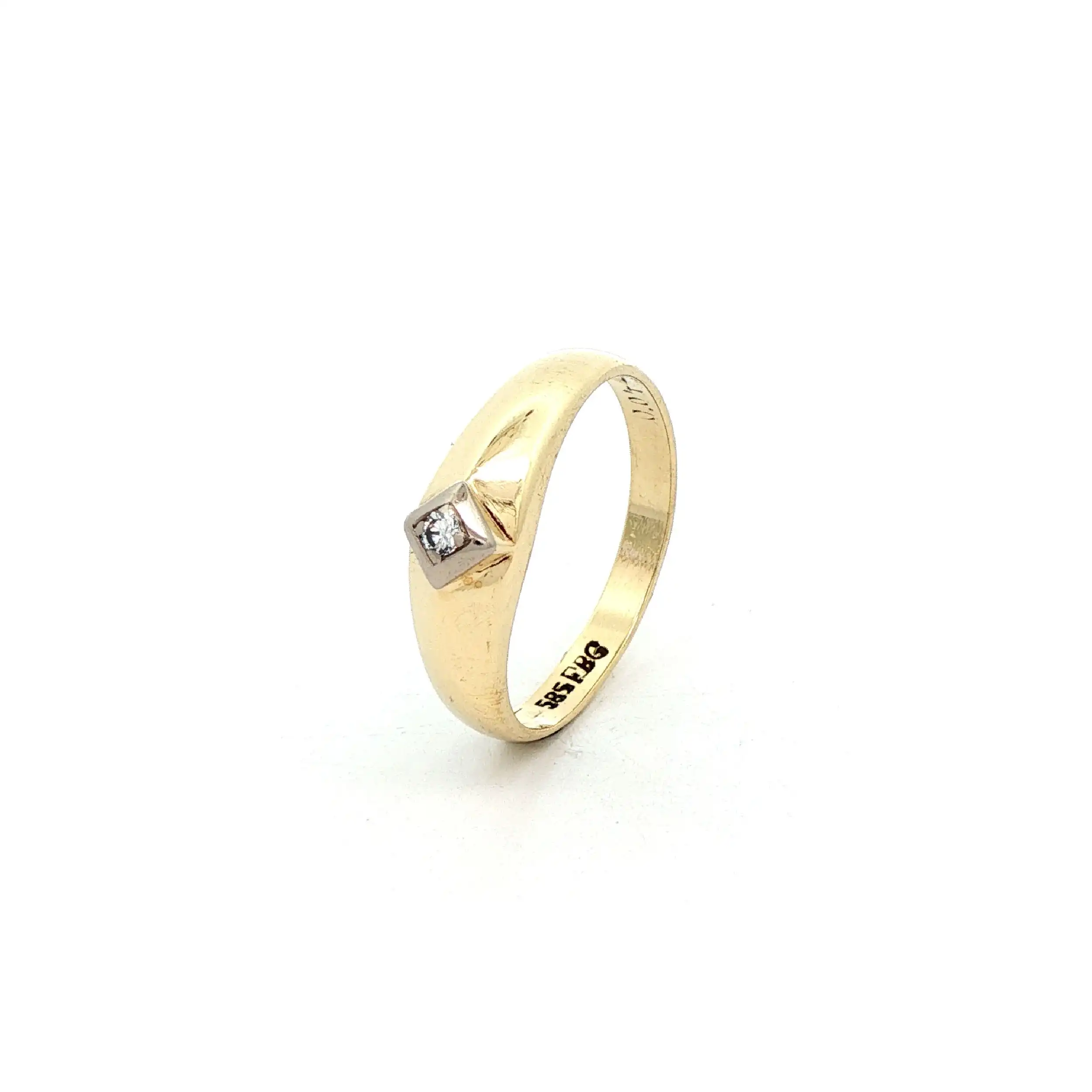 Ring Gelbgold mit Brillant graviert mit 0,04ct