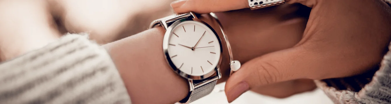 Uhr am Handgelenk Uhr am Handgelenk