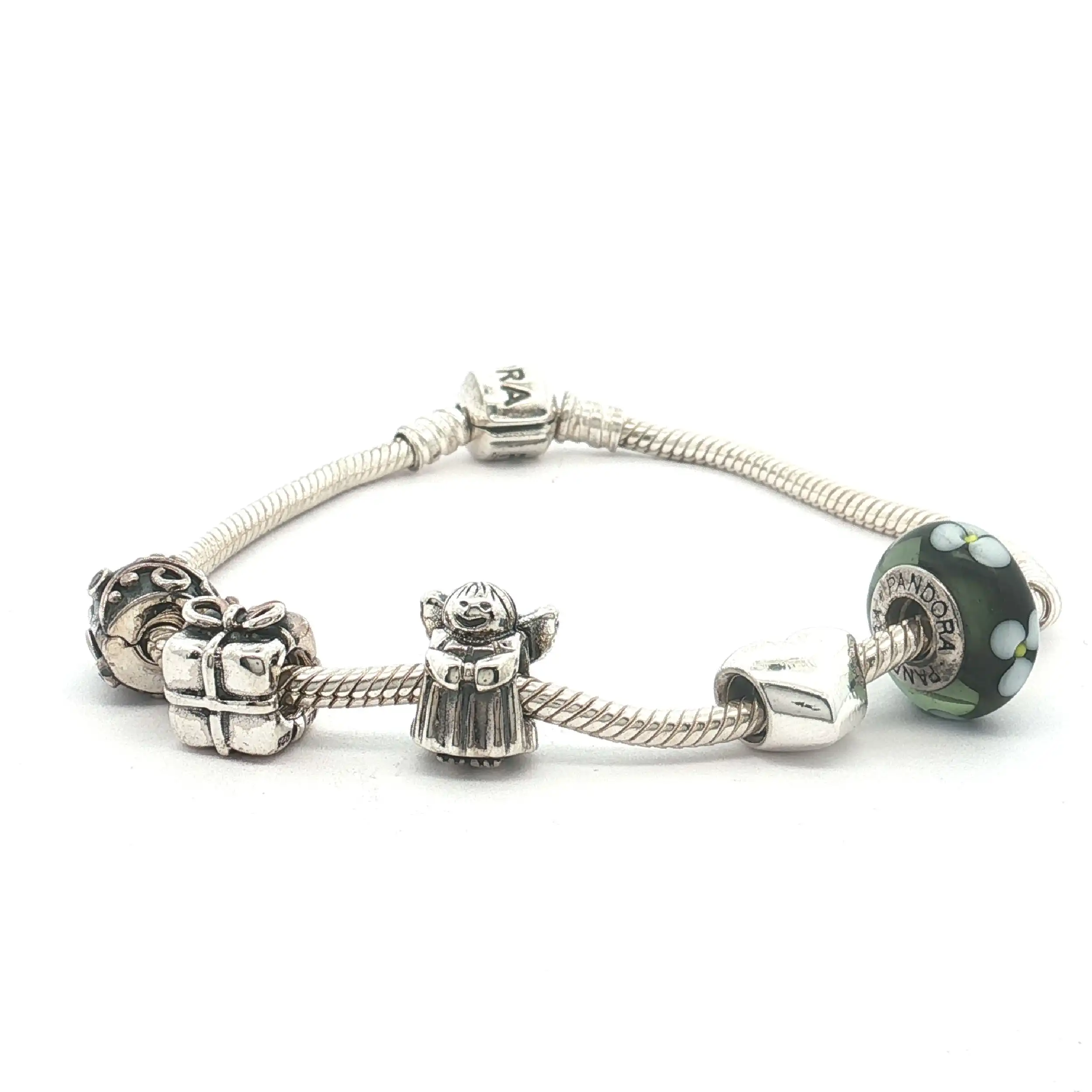 Armband Pandora mit 5 Charms Armband Pandora mit 5 Charms