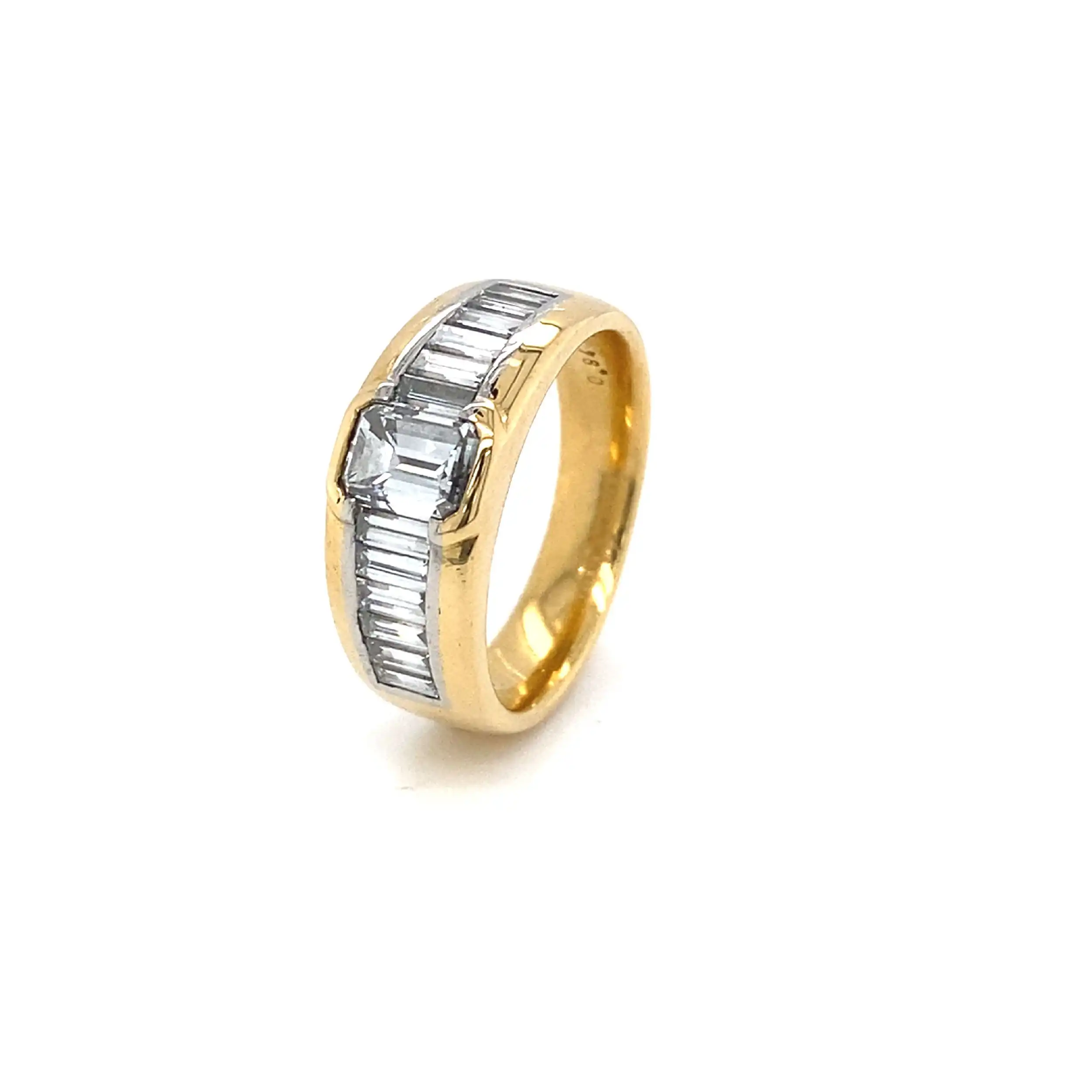 Ring Gelbgold mit Baguettesteinen Ring Gelbgold mit Baguettesteinen