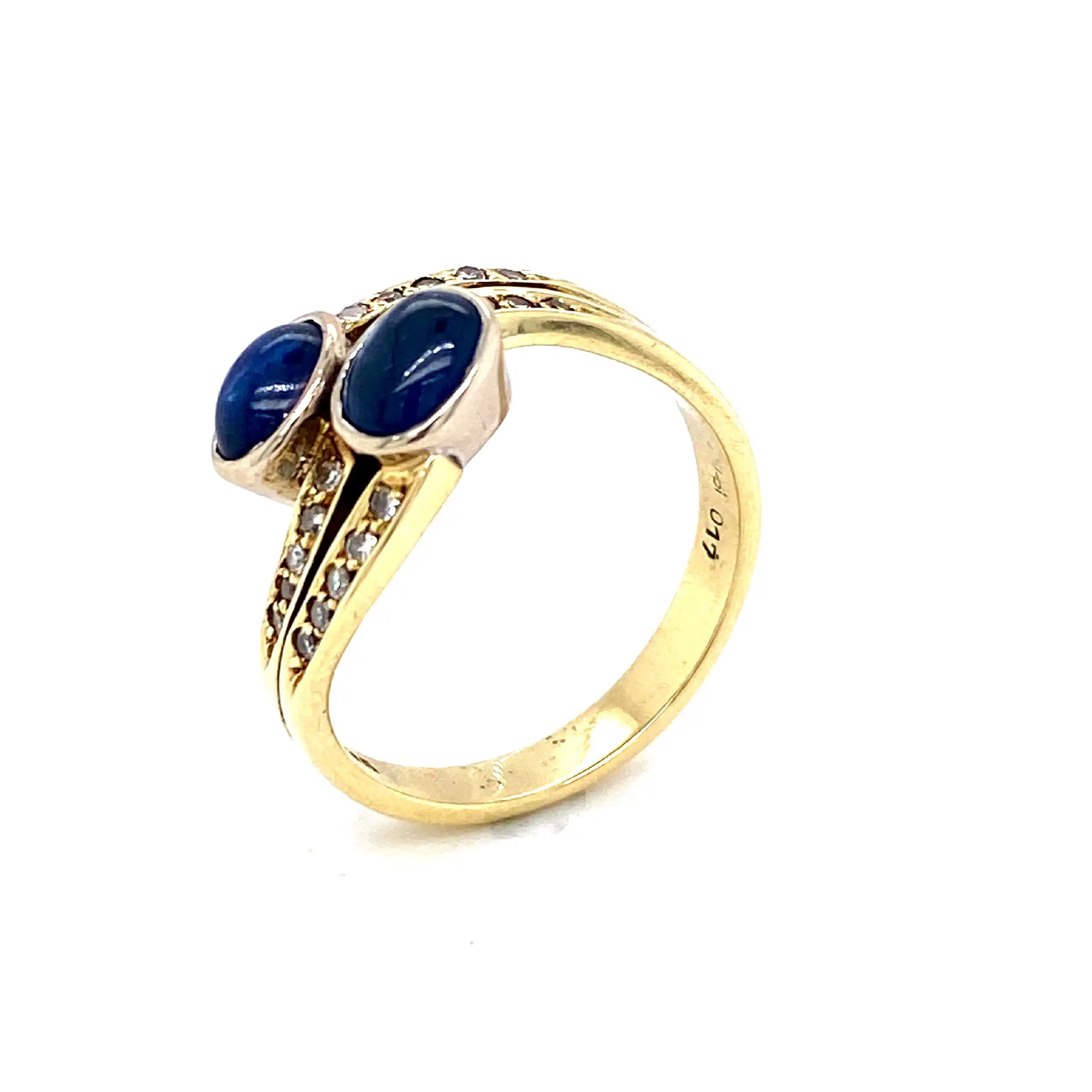 Ring Gelbgold mit Diamanten und Saphiren Cabochon Ring Gelbgold mit Diamanten und Saphiren Cabochon