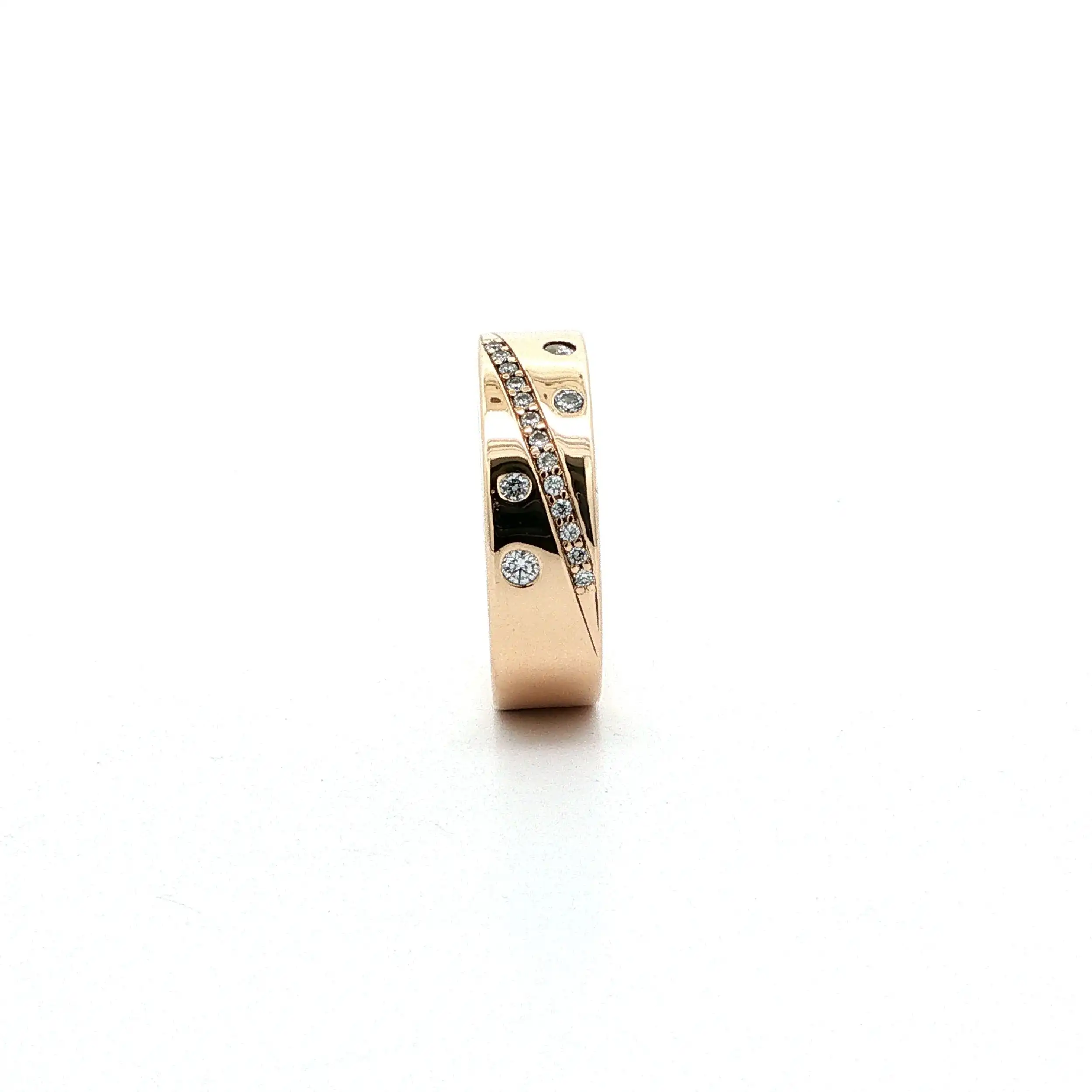 Ring Gelbgold mit Brillanten, graviert mit 0,06ct. TW/VS Ring Gelbgold mit Brillanten, graviert mit 0,06ct. TW/VS