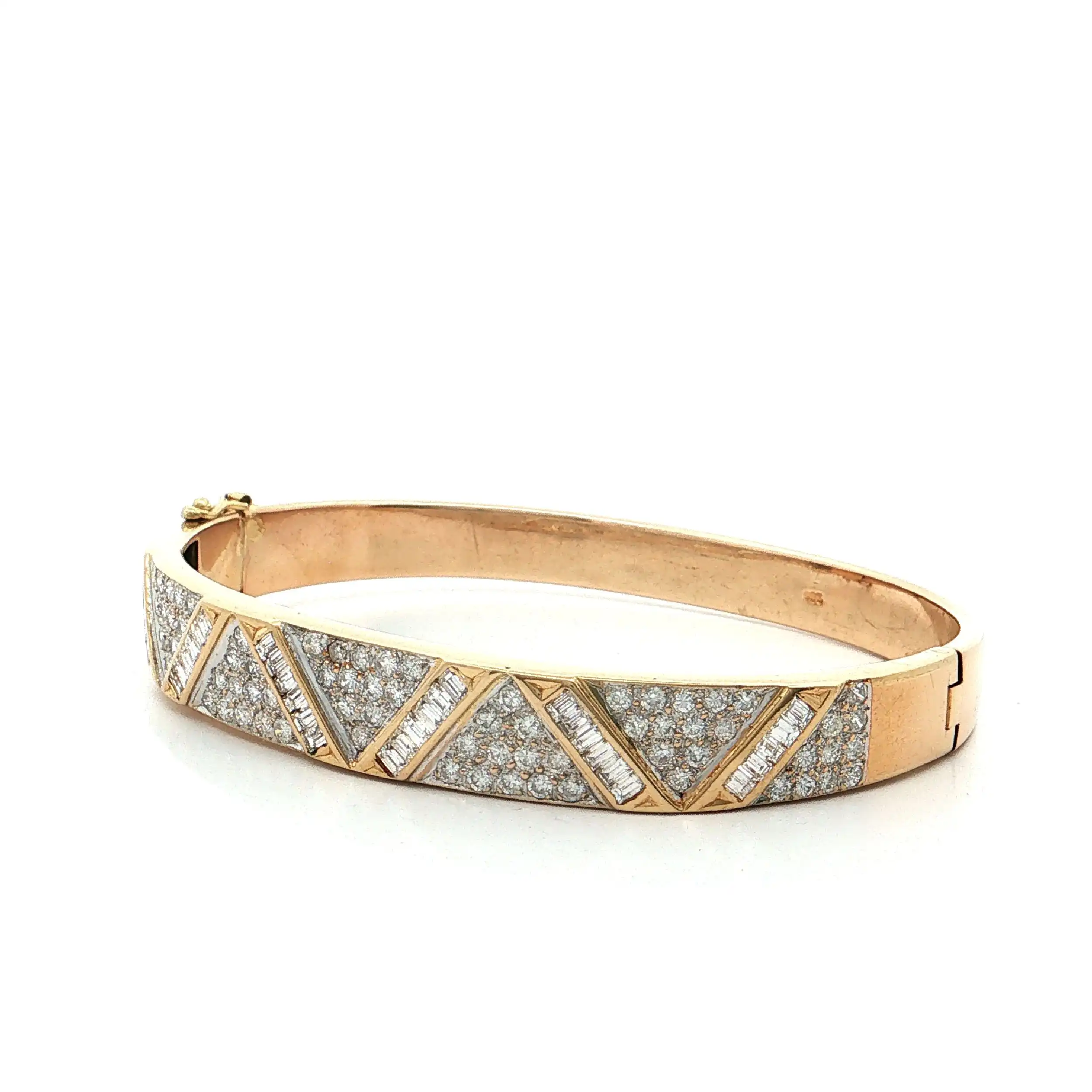 Armreif Gelbgold mit Brillanten und Baguette/Smaragd Schliff Diamanten Armreif Gelbgold mit Brillanten und Baguette/Smaragd Schliff Diamanten