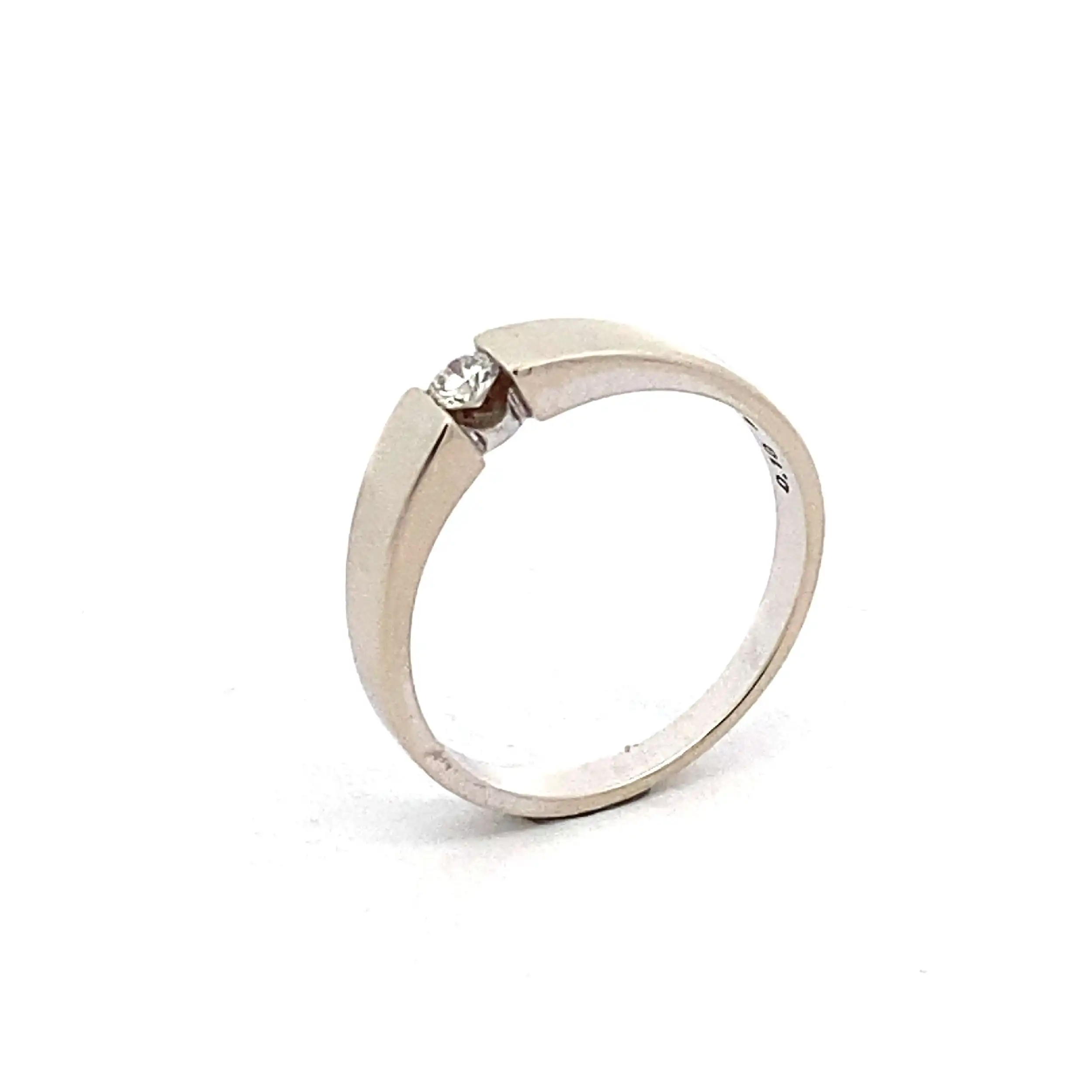 Ring Weißgold mit Brillant Christ mit 0,1ct graviert Ring Weißgold mit Brillant Christ mit 0,1ct graviert