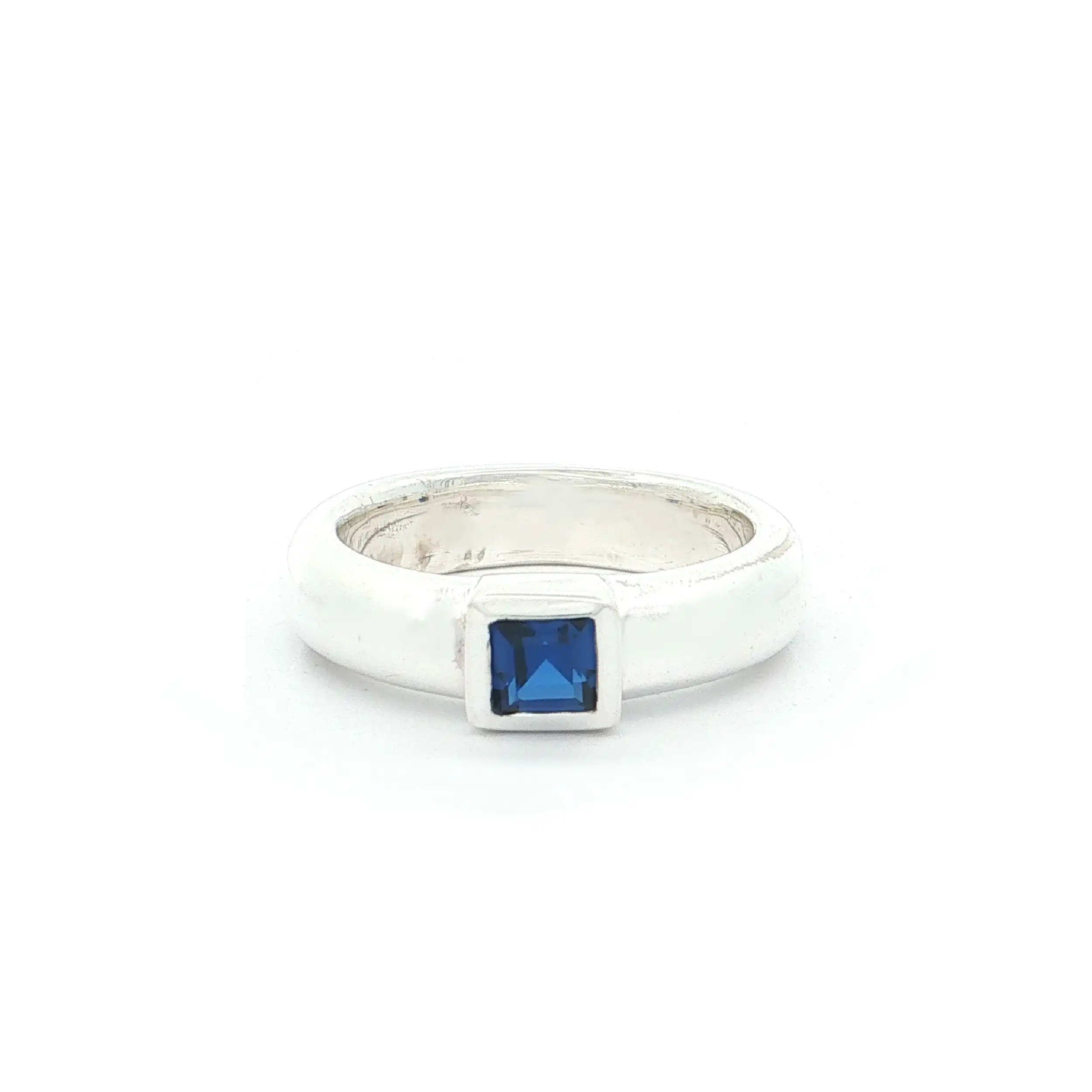 Ring Silber mit blauem Farbstein