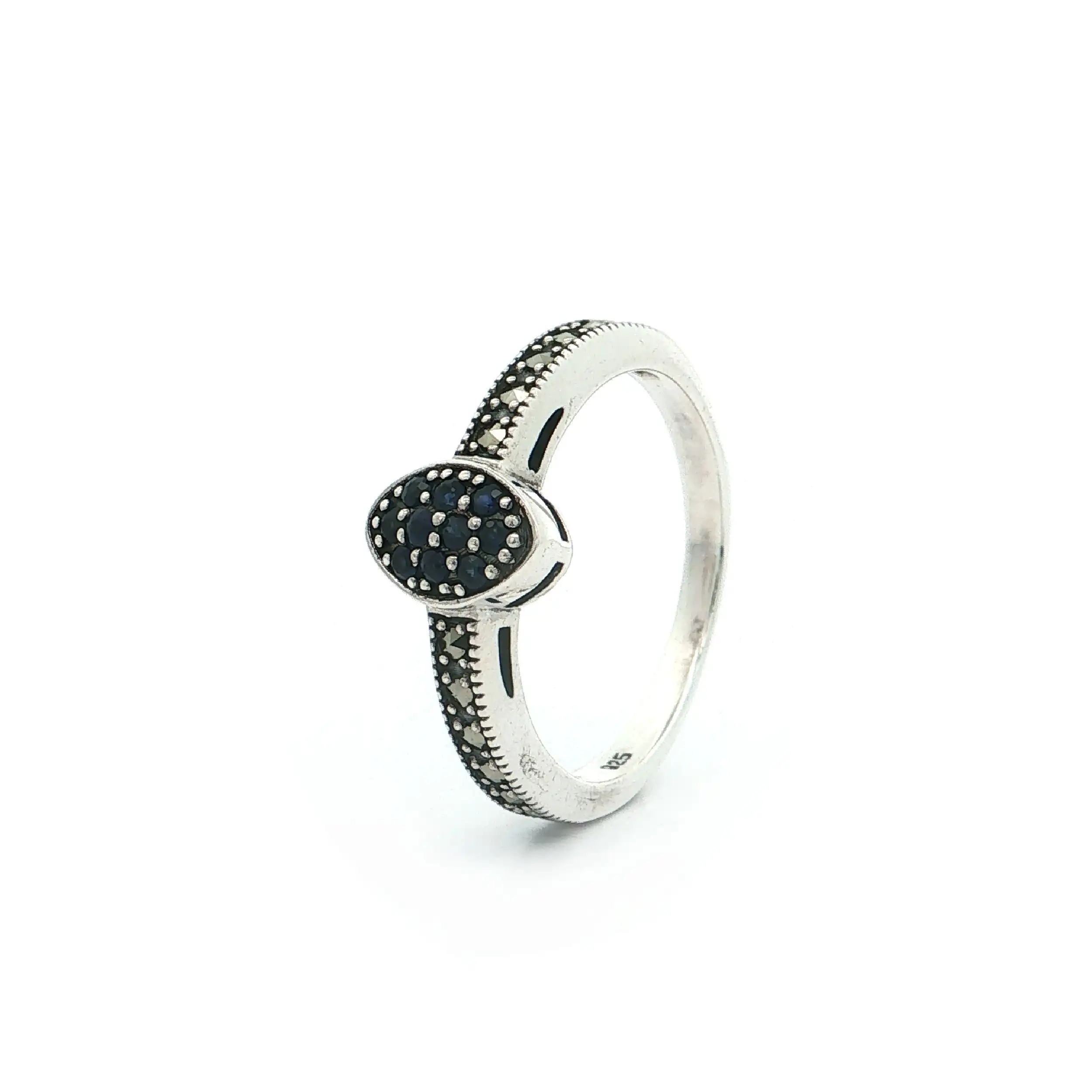 Ring Silber mit Saphiren und Markasiten Ring Silber mit Saphiren und Markasiten