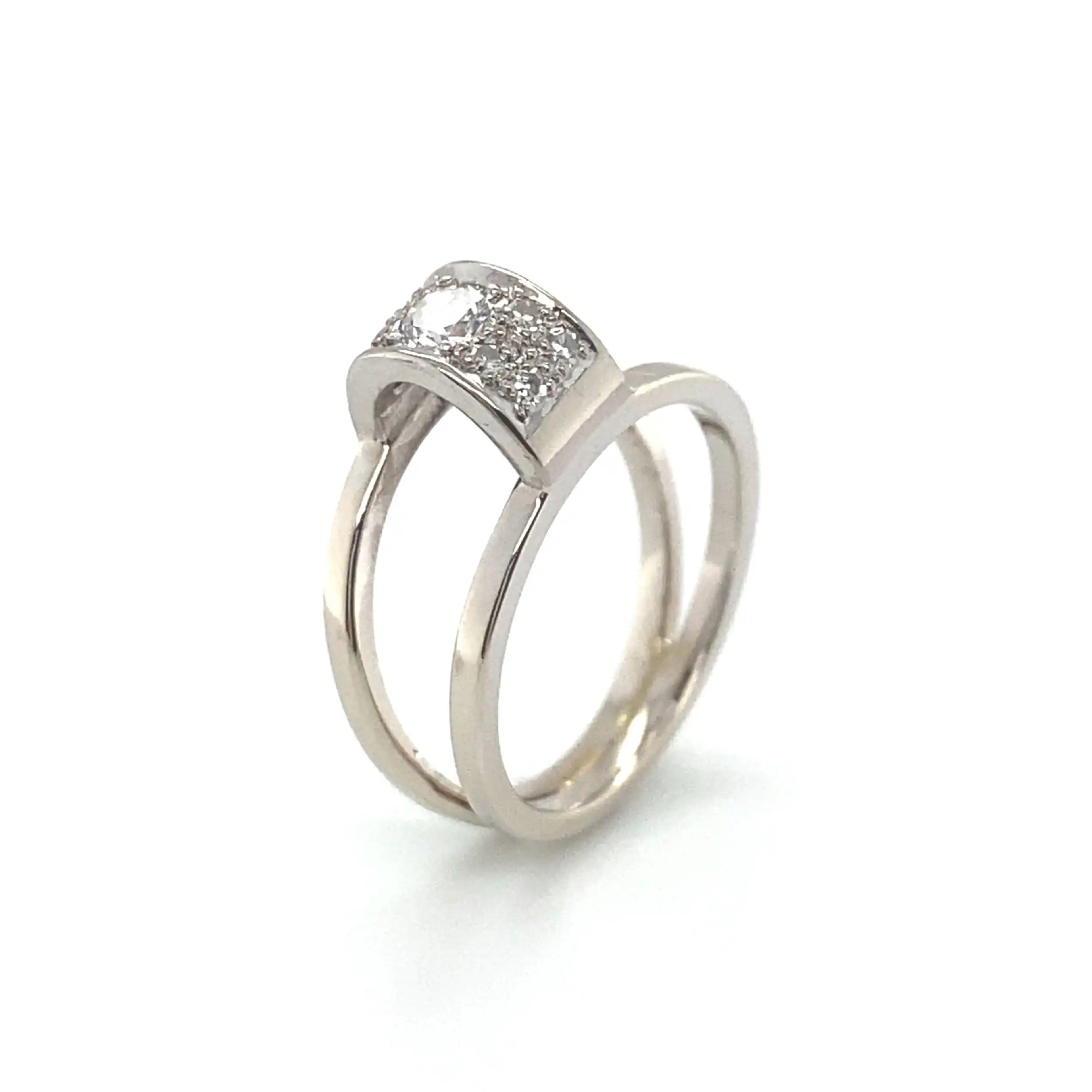 Ring Weißgold mit Brillanten und Diamanten Ring Weißgold mit Brillanten und Diamanten