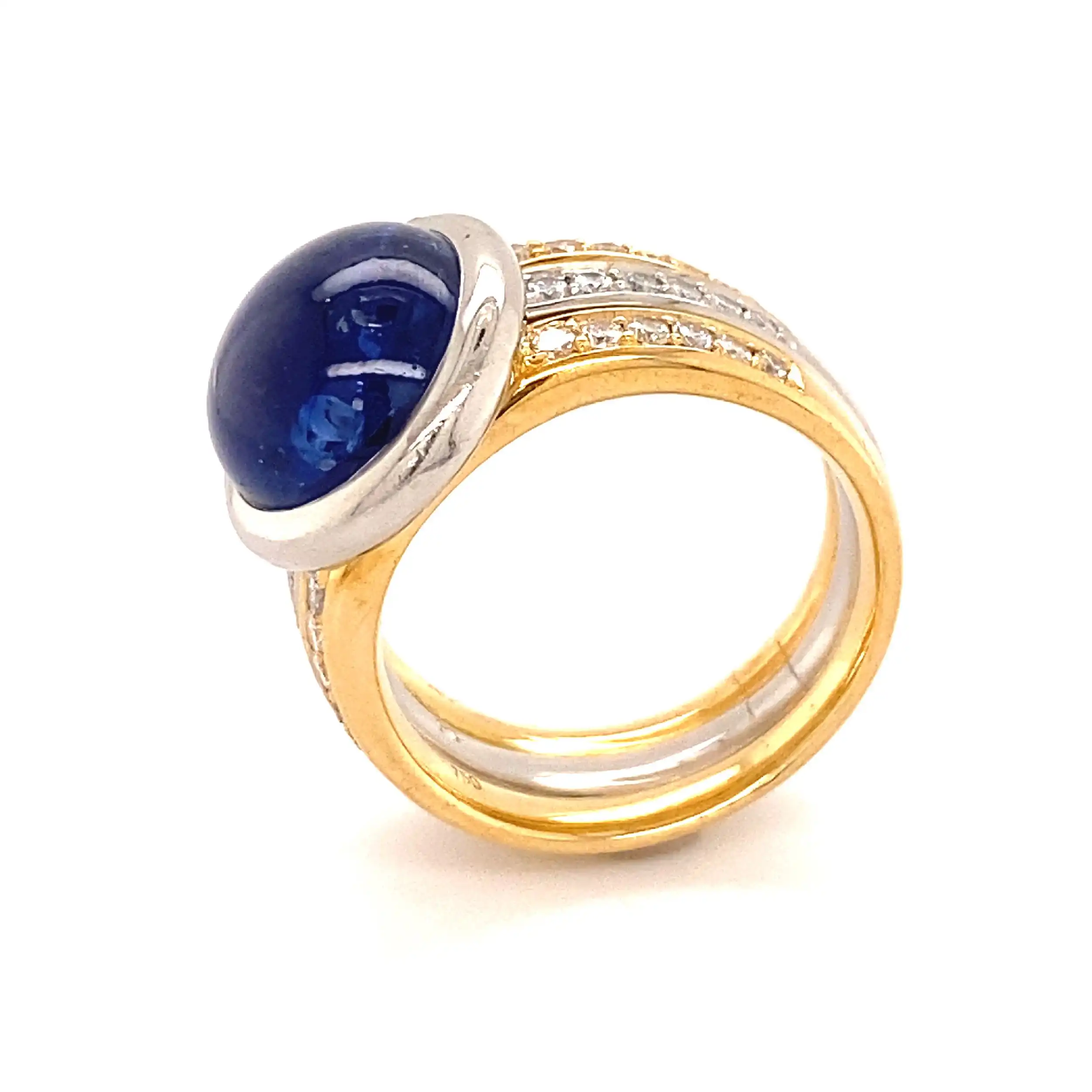Ring Bicolor mit Cabochon Saphir, Brillanten und EPL Expertise