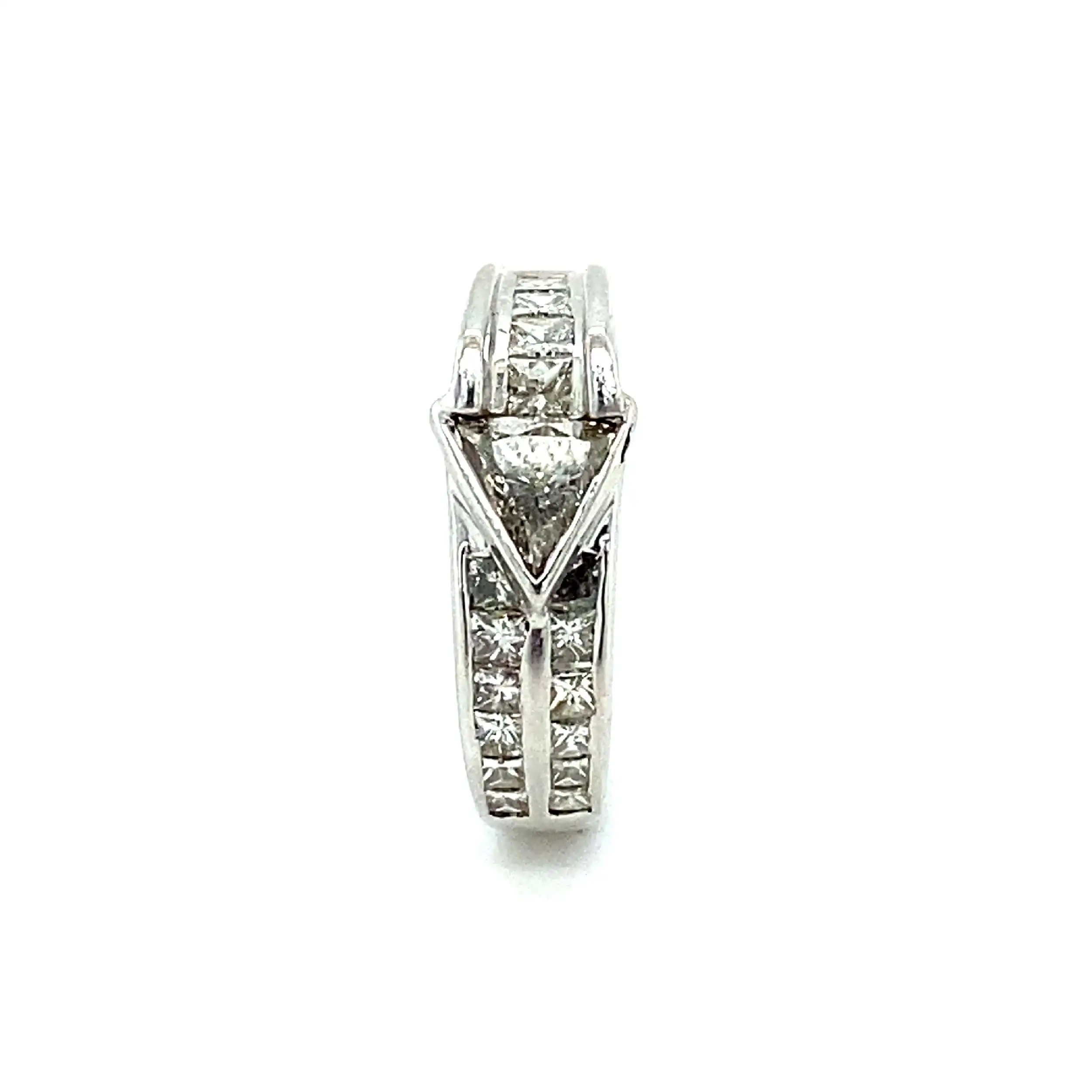 Ring Weißgold mit Diamanten, graviert mit 0,90ct Ring Weißgold mit Diamanten, graviert mit 0,90ct